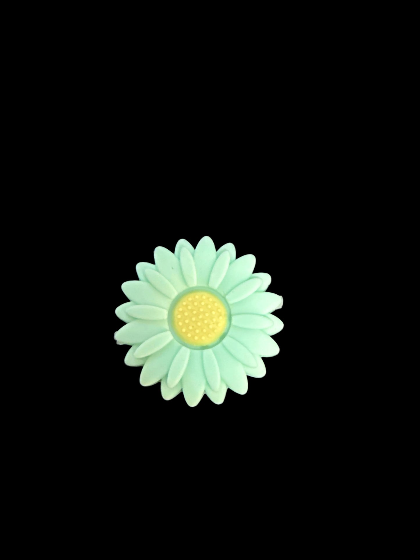 F47- (1)PC- 29mmLarge Size MINT Daisy Flower Focal Bead