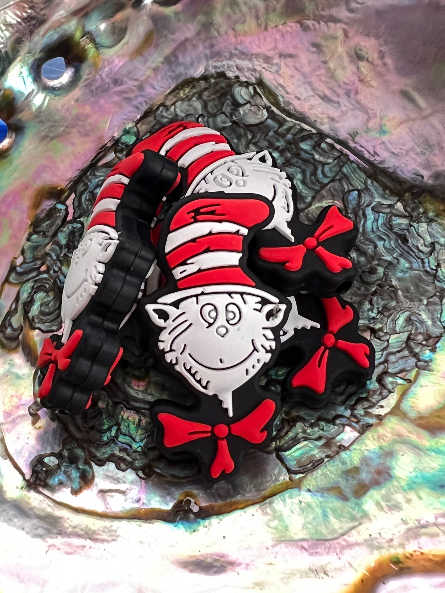 (1)PC- Suess- Cat-in-the- Hat Focal Bead image 0