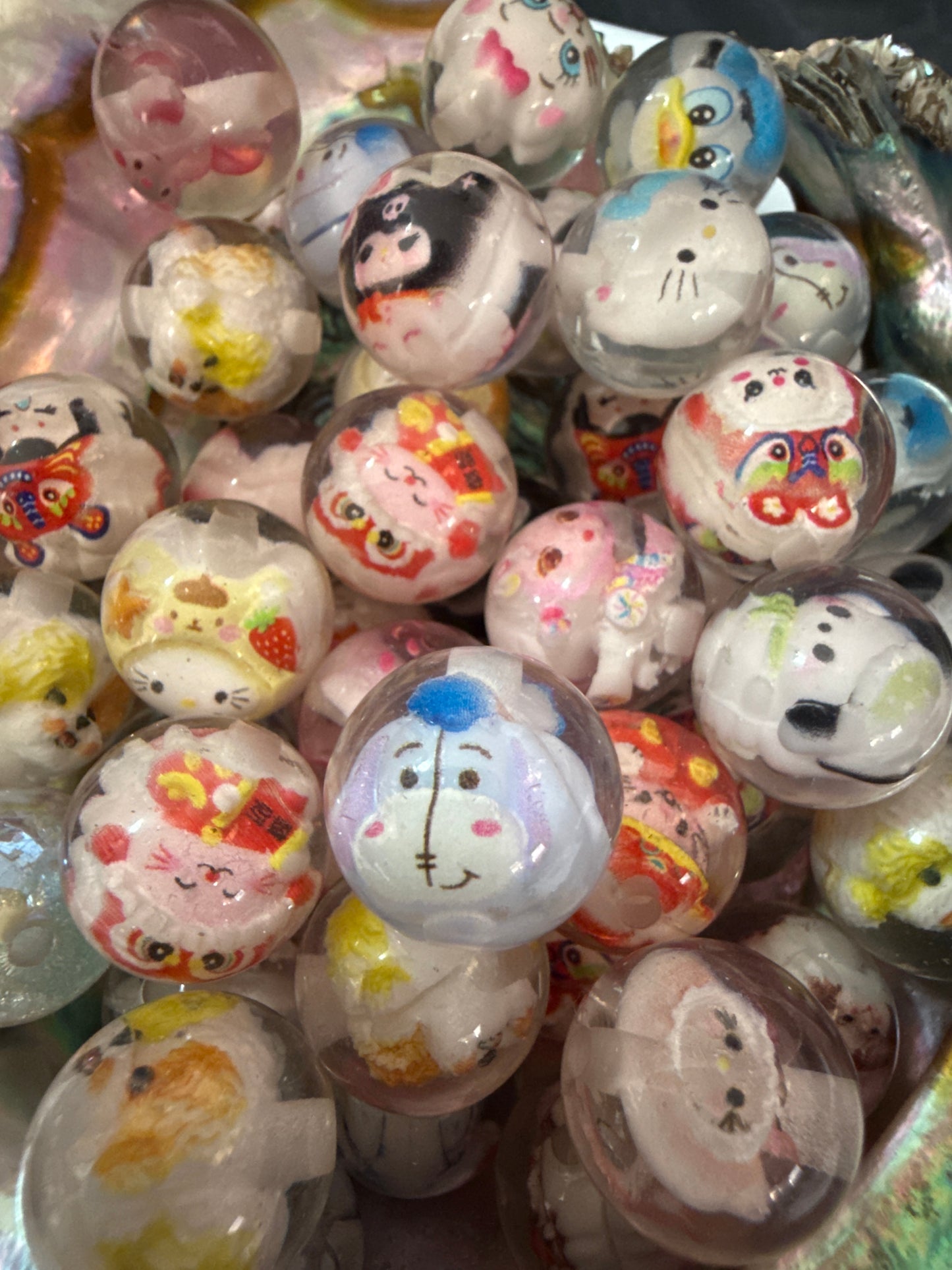 C/L B24- (10PCS) 16mm CHARACTER MIX Color Flat UVAB Iridescent Rainbow Acrylic Beads For DIY