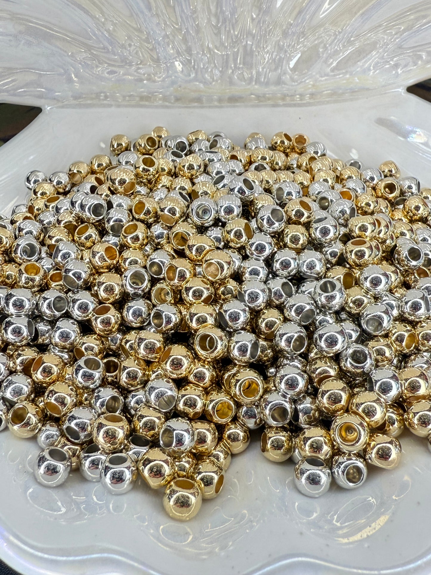R90-(20PCS) 6mm Silver/Gold Spacer Plastic Beads for DIY