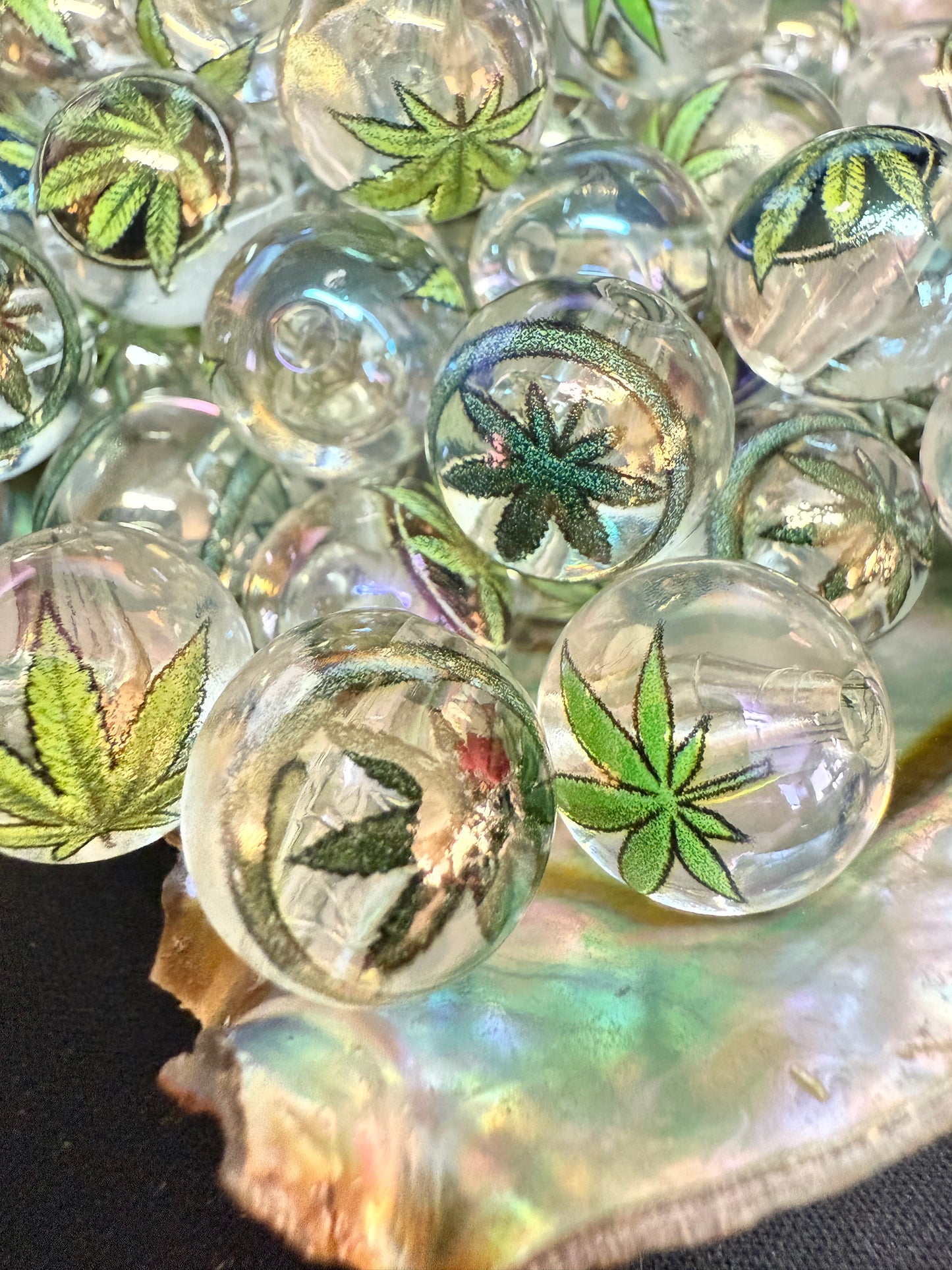 B49- (10PCS) 15mm Clear Rainbow UVAB Iridescent Glitter Acrylic Beads W/Happy/Maple Leaf