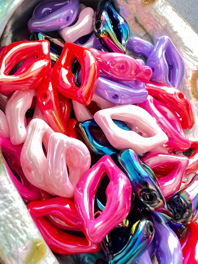 5pcs 25mm 3D UVAB Acrylic/Resin LIPS Multicolor Iridescent Beads image 1
