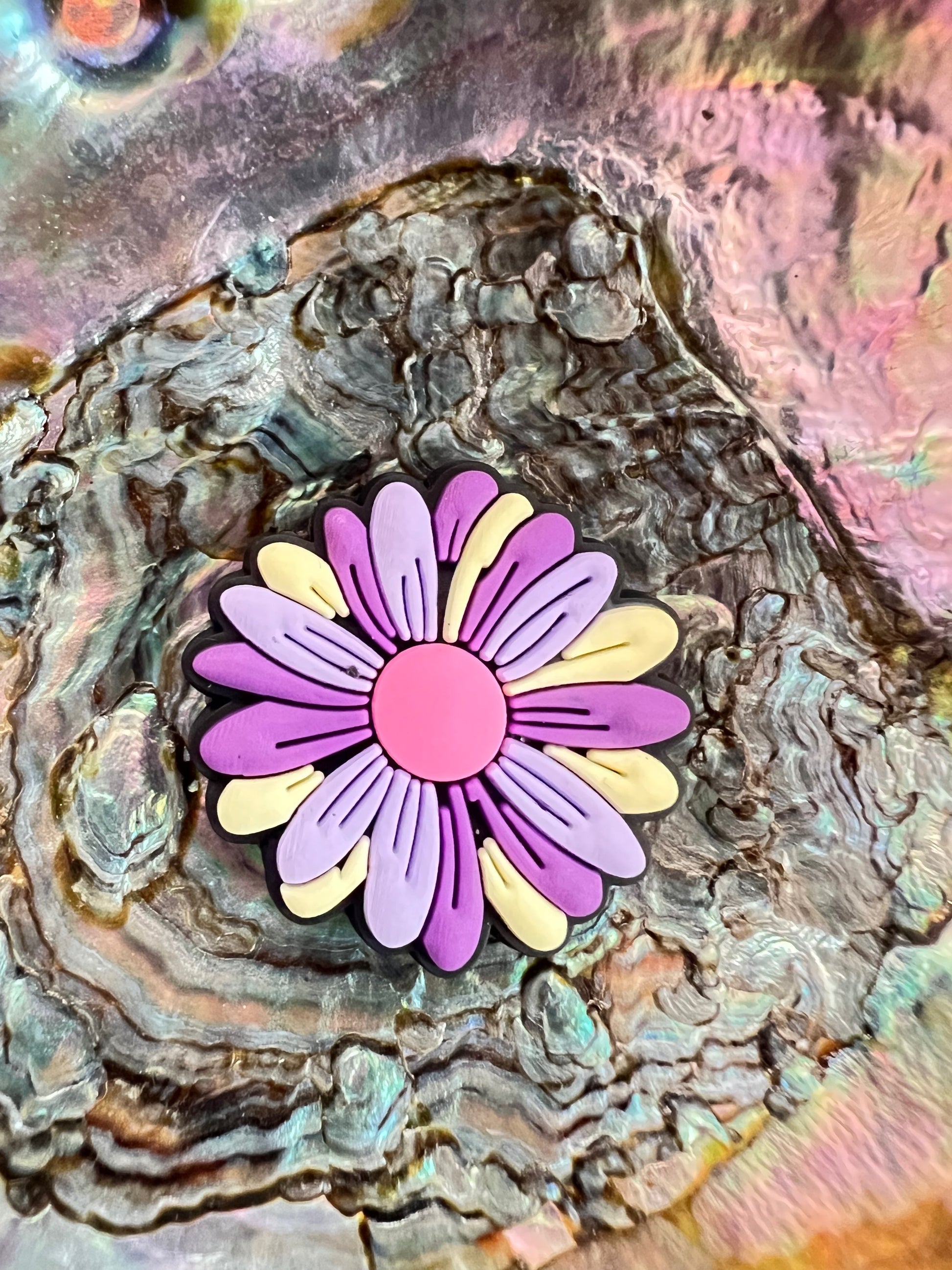 (1)PC- Round Shaped-Purple/Lavender/Pink/Creme FLOWER Focal Bead image 0