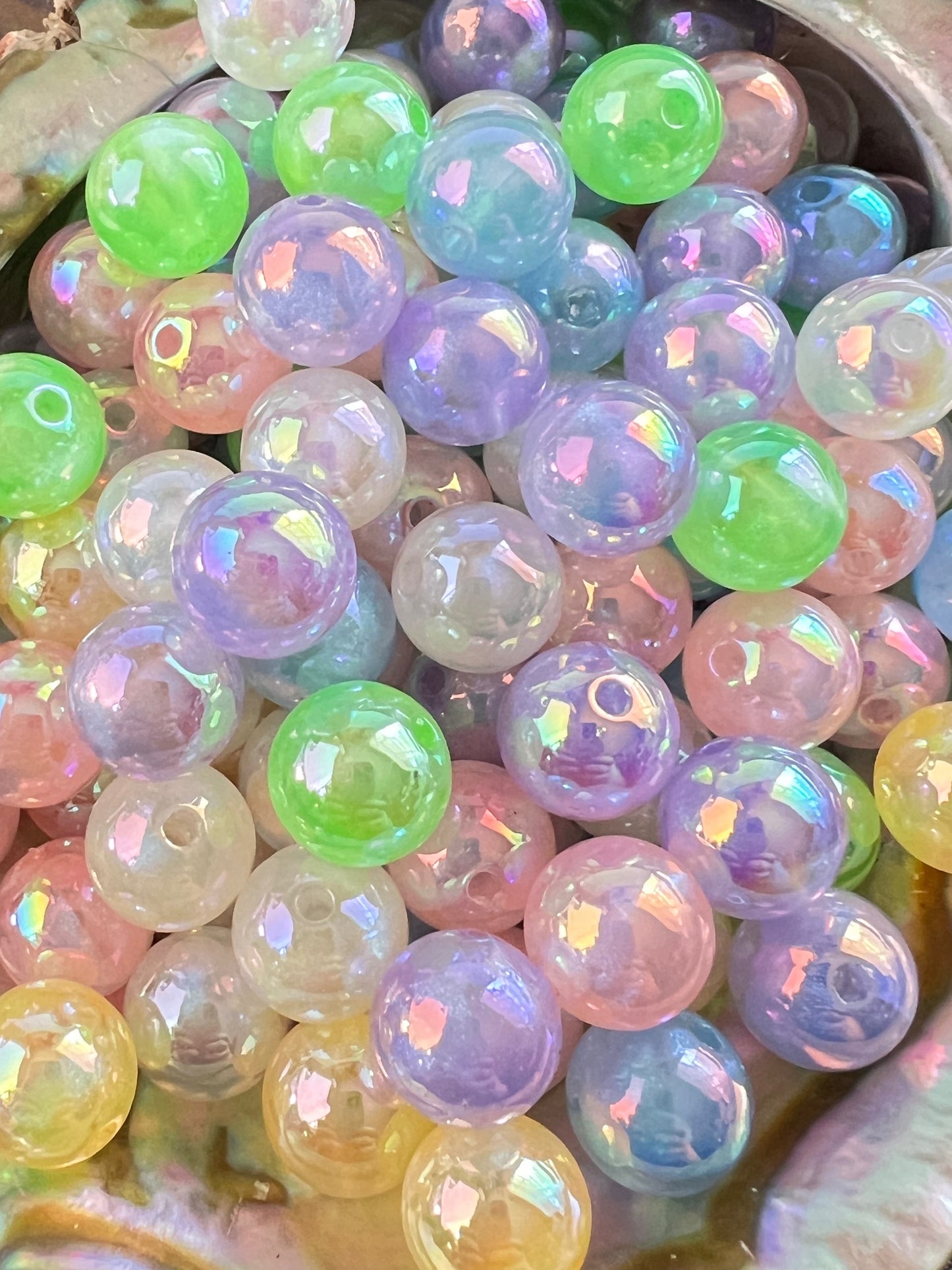 SB11- (10PCS) 11mm UVAB GLOW IN DARK Round Shaped Pastel Rainbow Glitter Aura Coated Mix Acrylic Beads for DIY