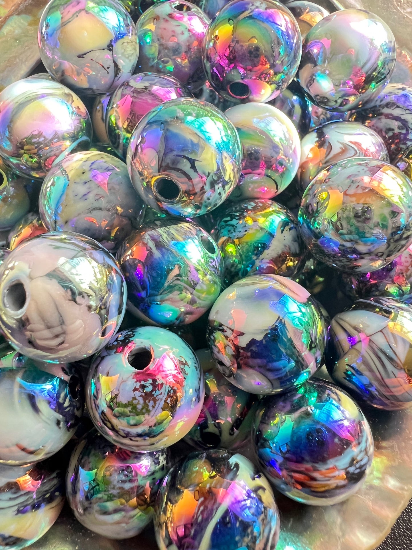 10 PCS - 16mm Round Marble/Swirl UVAB White/Black Acrylic Beads image 1