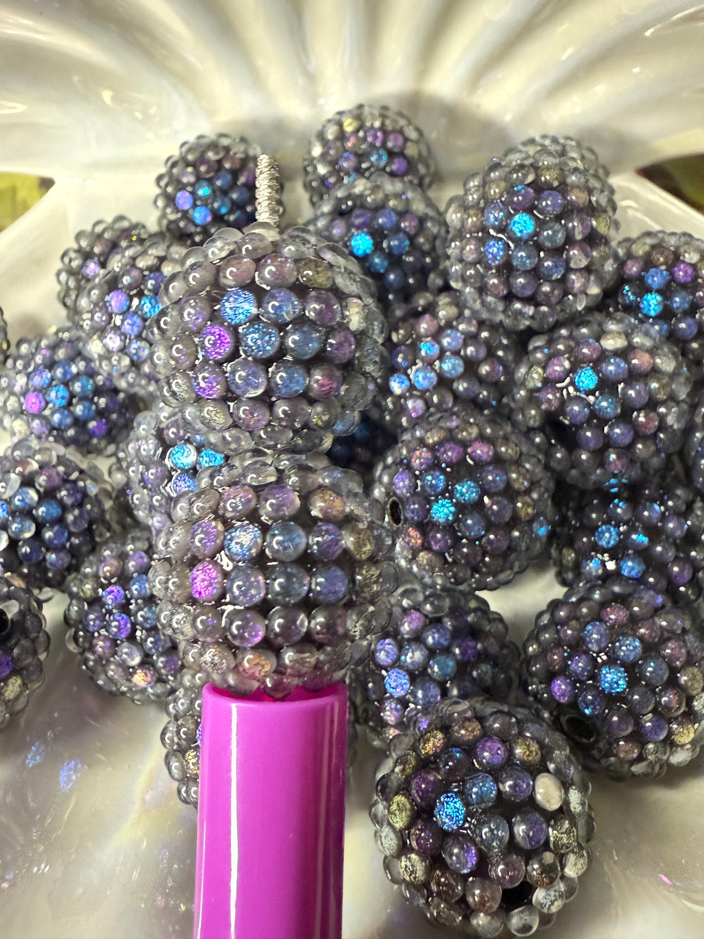 R40- (5PCS) 20mm GALAXY Oil Slick Black/Purple Chameleon Shimmer Color Bubblegum Acrylic Rhinestone Beads for DIY