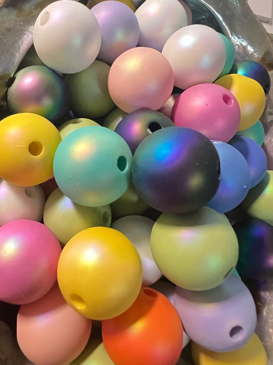 10 PCS- 15mm Multi Colored Matte Pearlescent Silicone Touch Round Acrylic Beads image 0