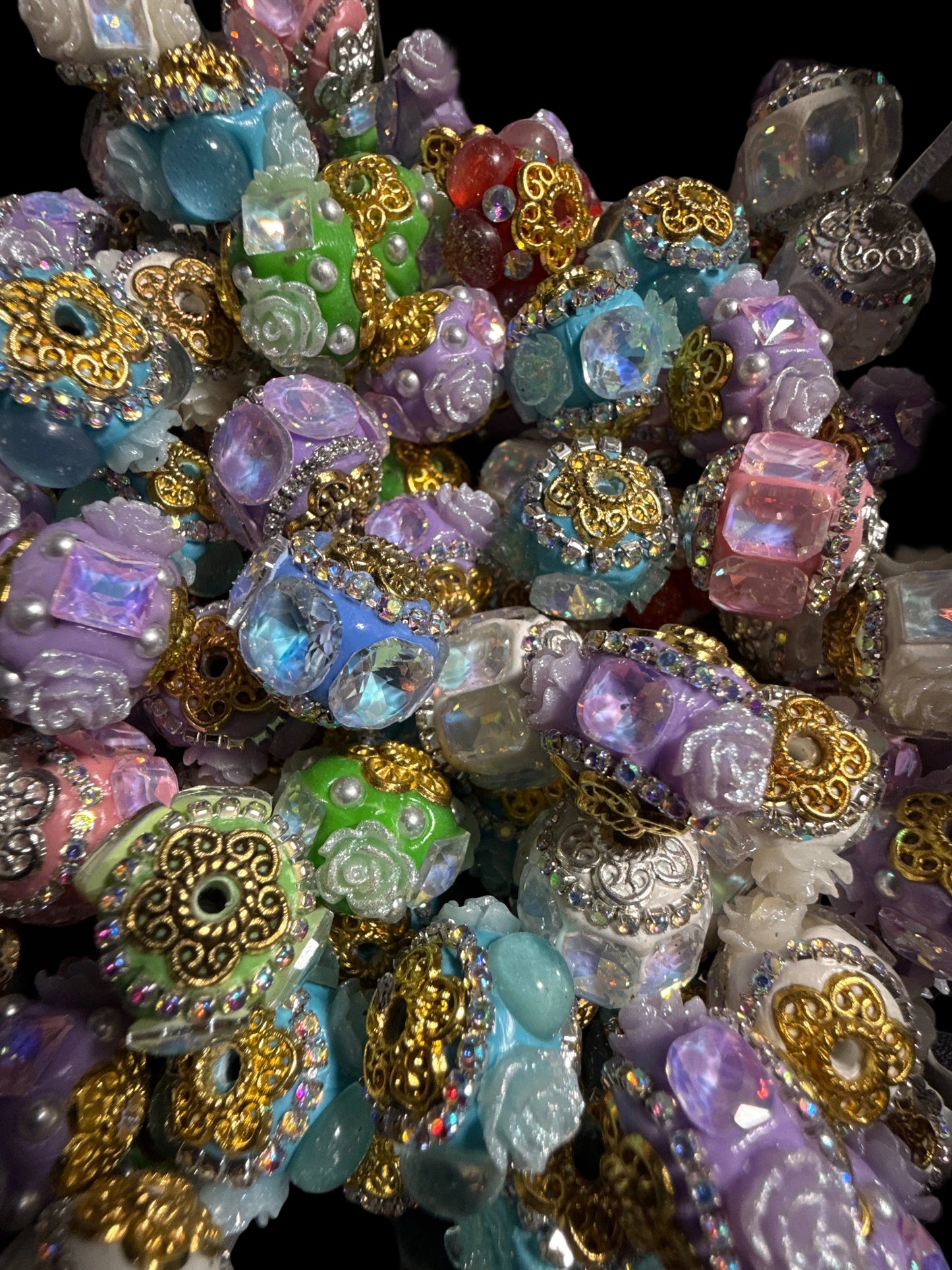 R134- (5PCS) 18mm Round FANCY Floral/Rhinestone/Gems Lantern Style Beads for DIY