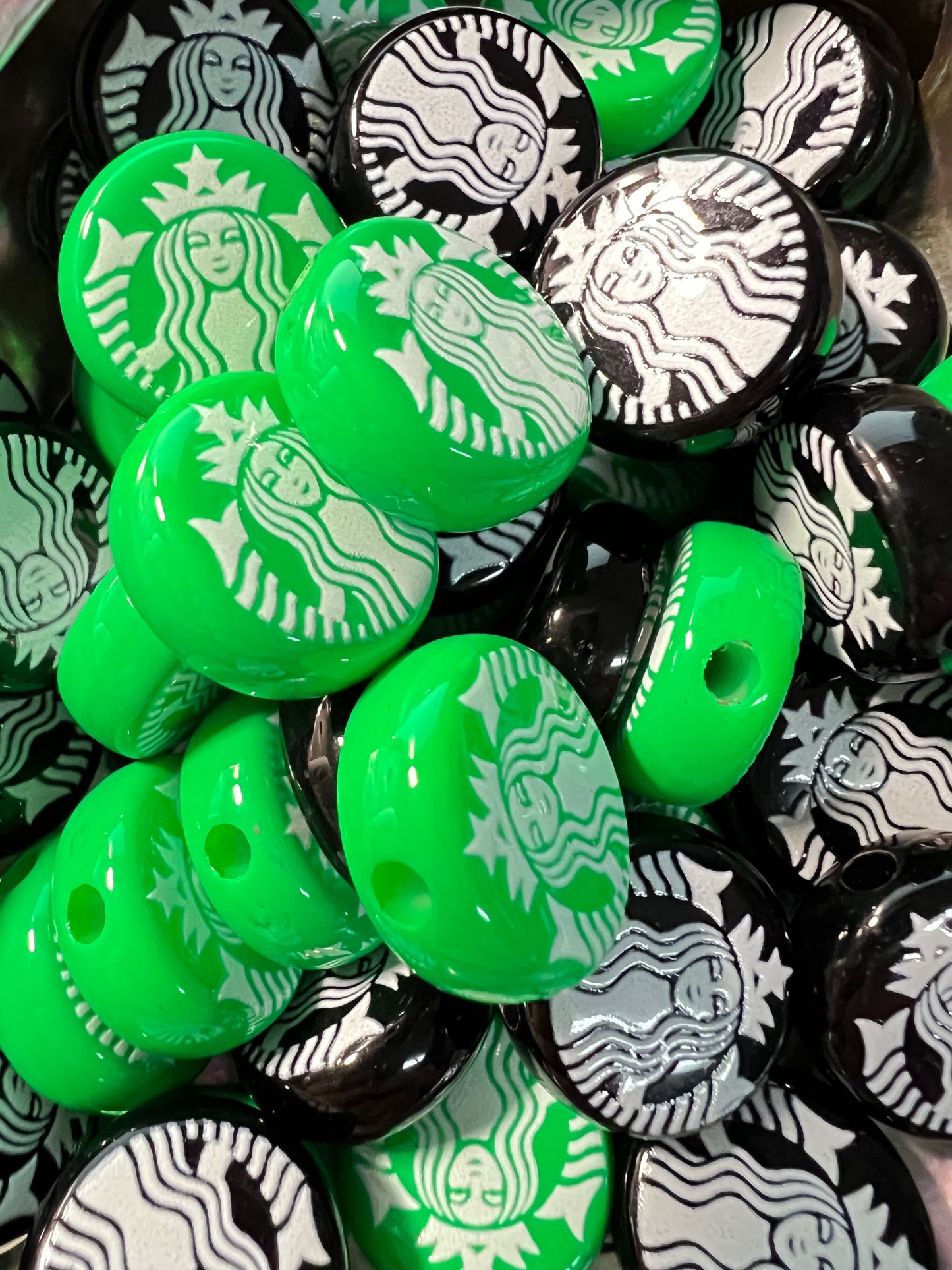 10 PCS - 18mm Round/Flat Green & Black StarBucks Coffee Acrylic Beads image 1