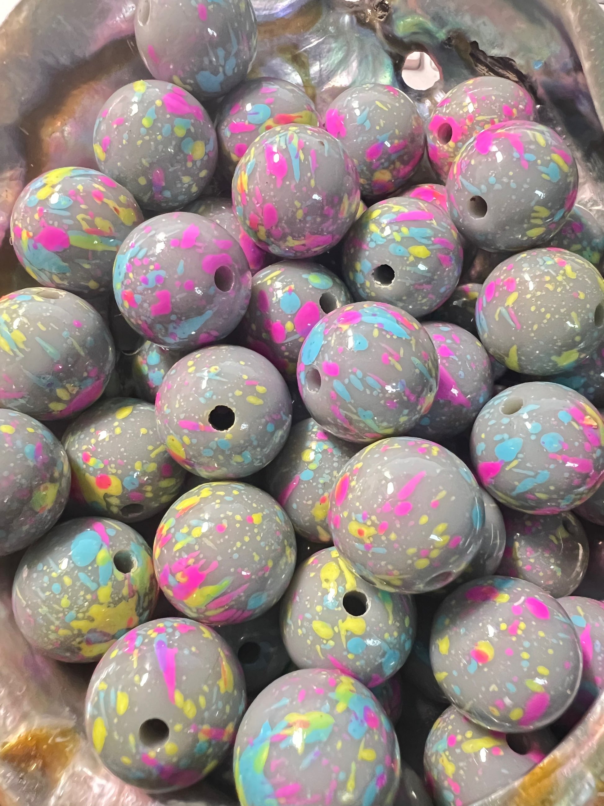 10 PCS- 15mm Round Gray with Multi-Color Paint Splatters Acrylic Beads image 0