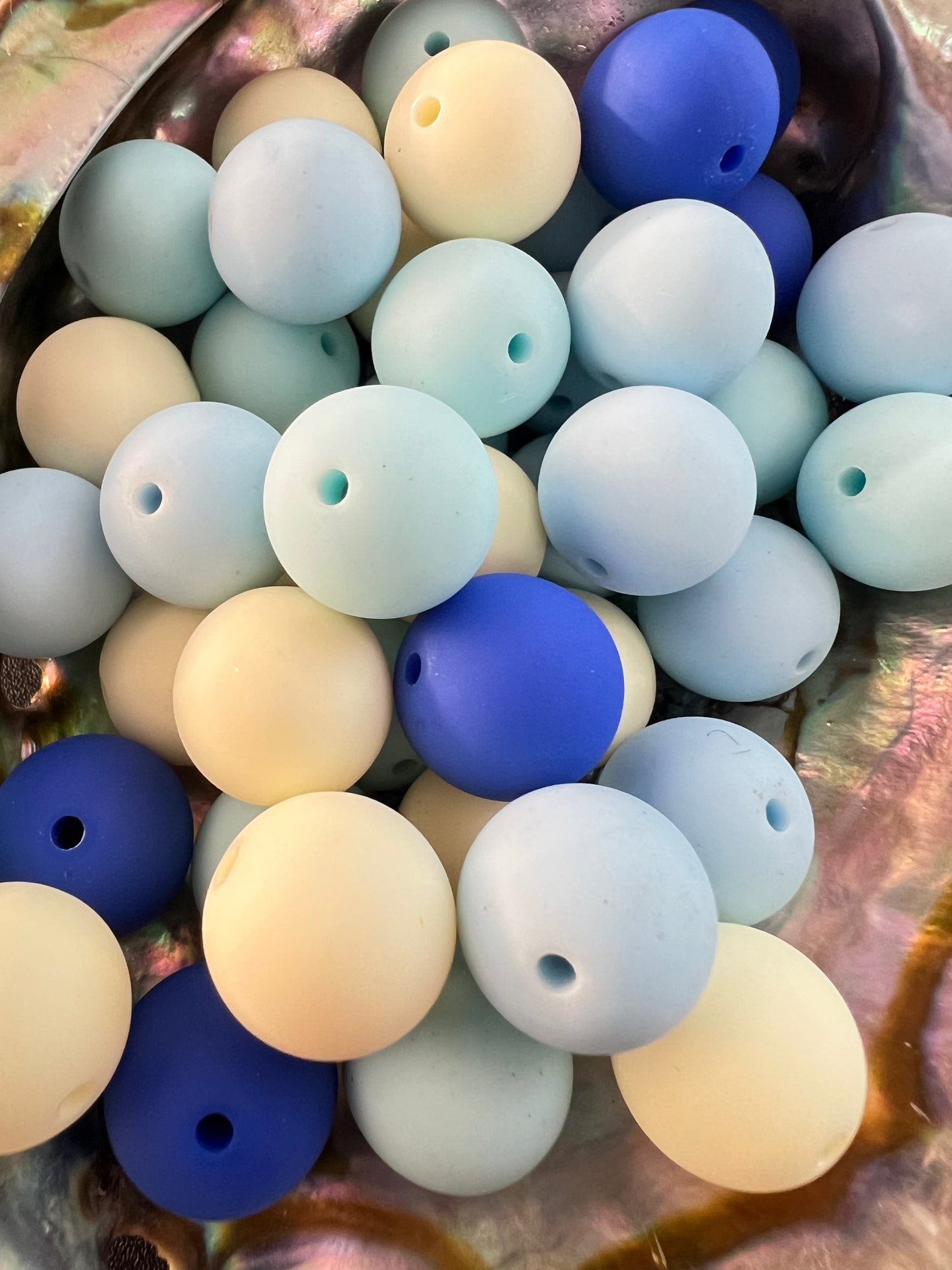 10 PCS- 15mm PASTEL Blues/White MIX Silicone Touch Round Mixed Beads image 0