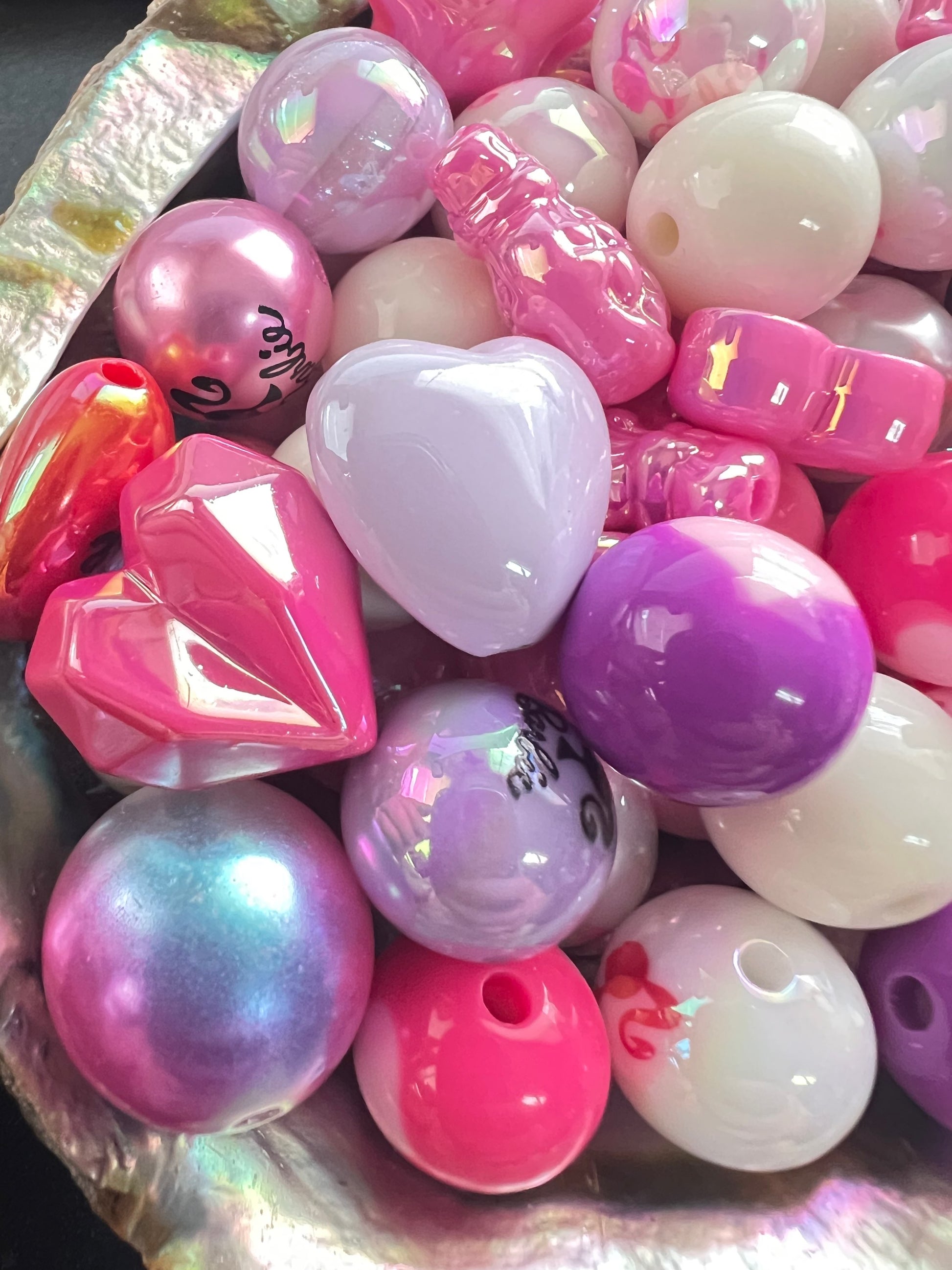 100GM mixed colors/sizes/hearts/bows/balloon DOLL UVAB Acrylic Beads image 2