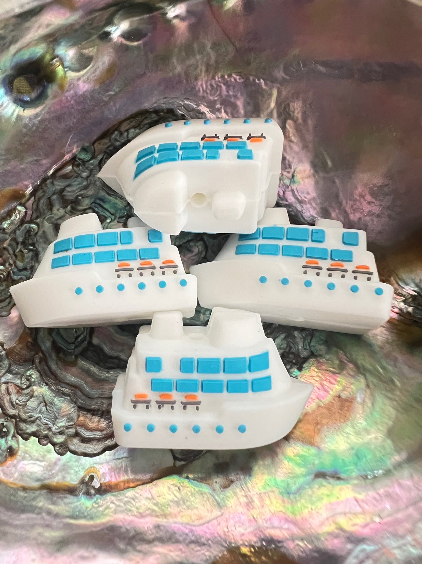 (1)PC- 3D White/Blue Cruise-Ship Silicone Focal Bead image 0