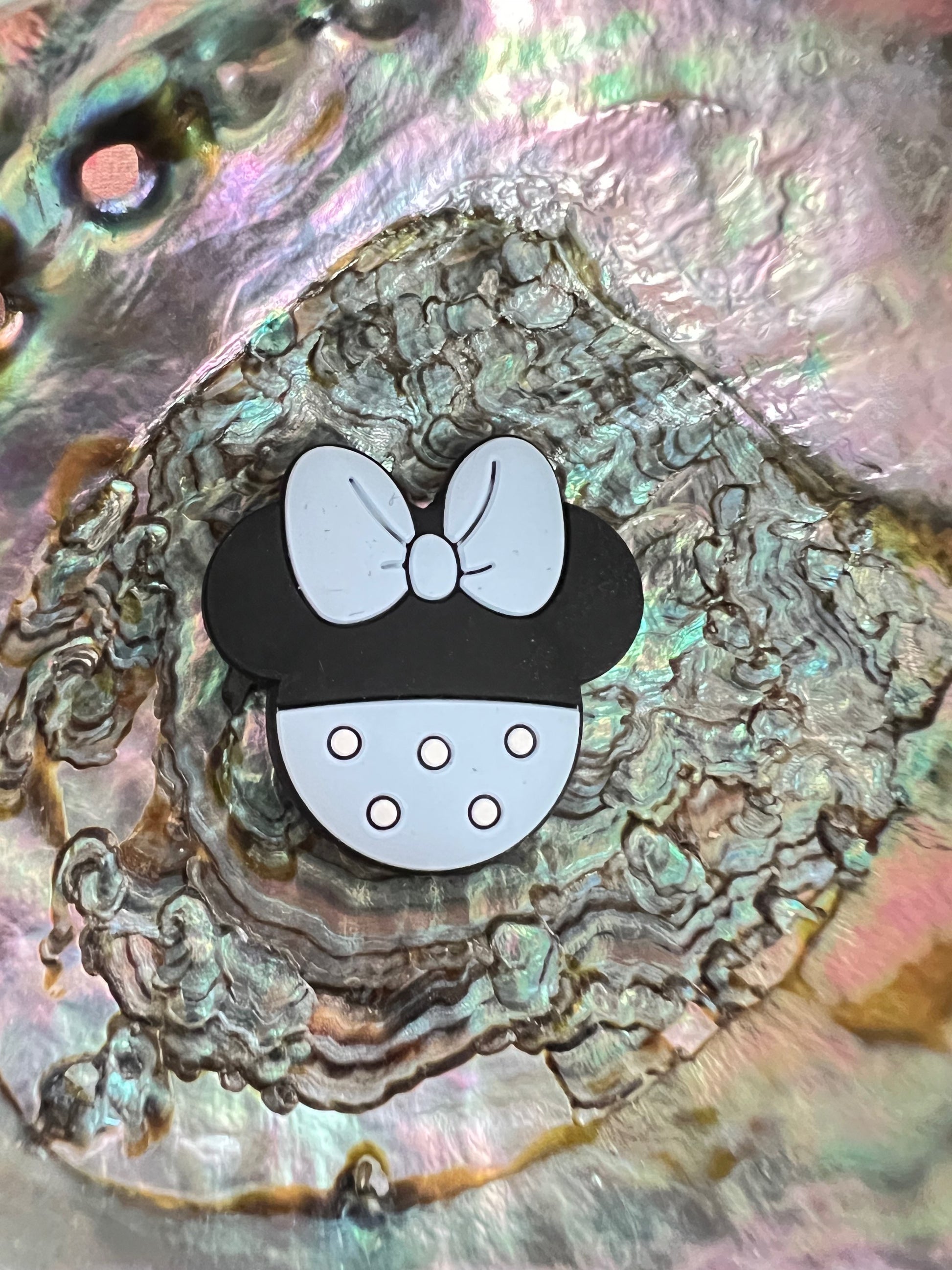 (1)PC- Choose Your Color-  M-i-n-n-i-e Mouse Head  Focal Bead image 3
