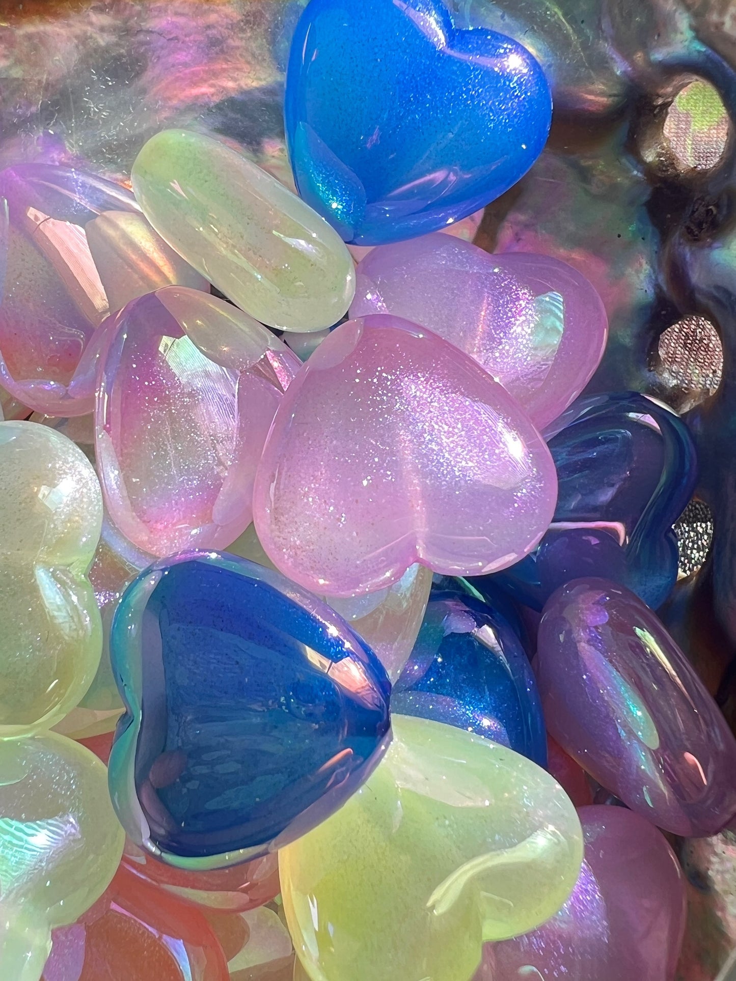 5 PCS- 18mm 3D Aura Heart Glitter Multicolor Iridescent Rainbow Acrylic Beads image 2