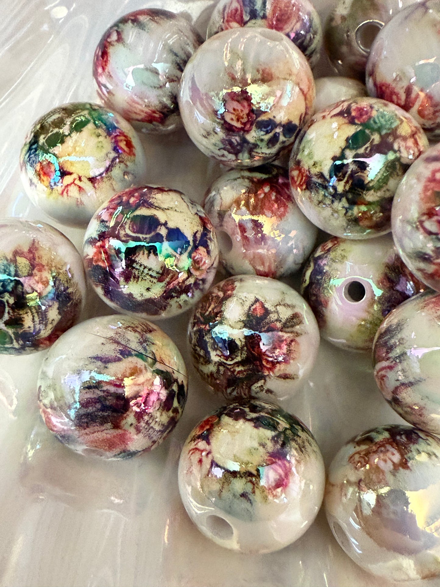 B5- (10PCS) 16mm White UVAB Skull with Flowers Bubblegum Acrylic Beads for DIY