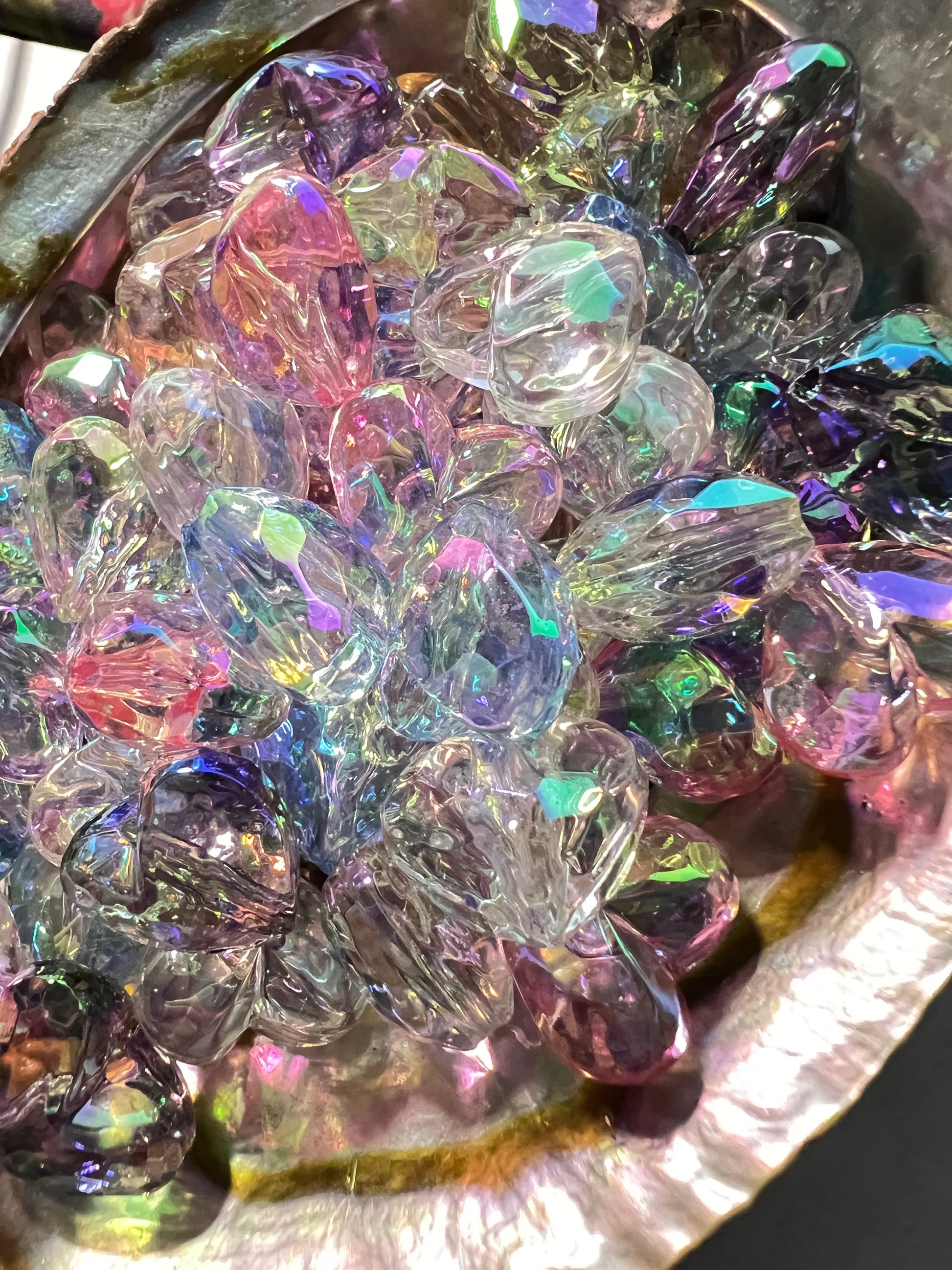 5 PCS- 19mm Diamond Cut Faceted UVAB Clear Iridescent Heart Beads image 1