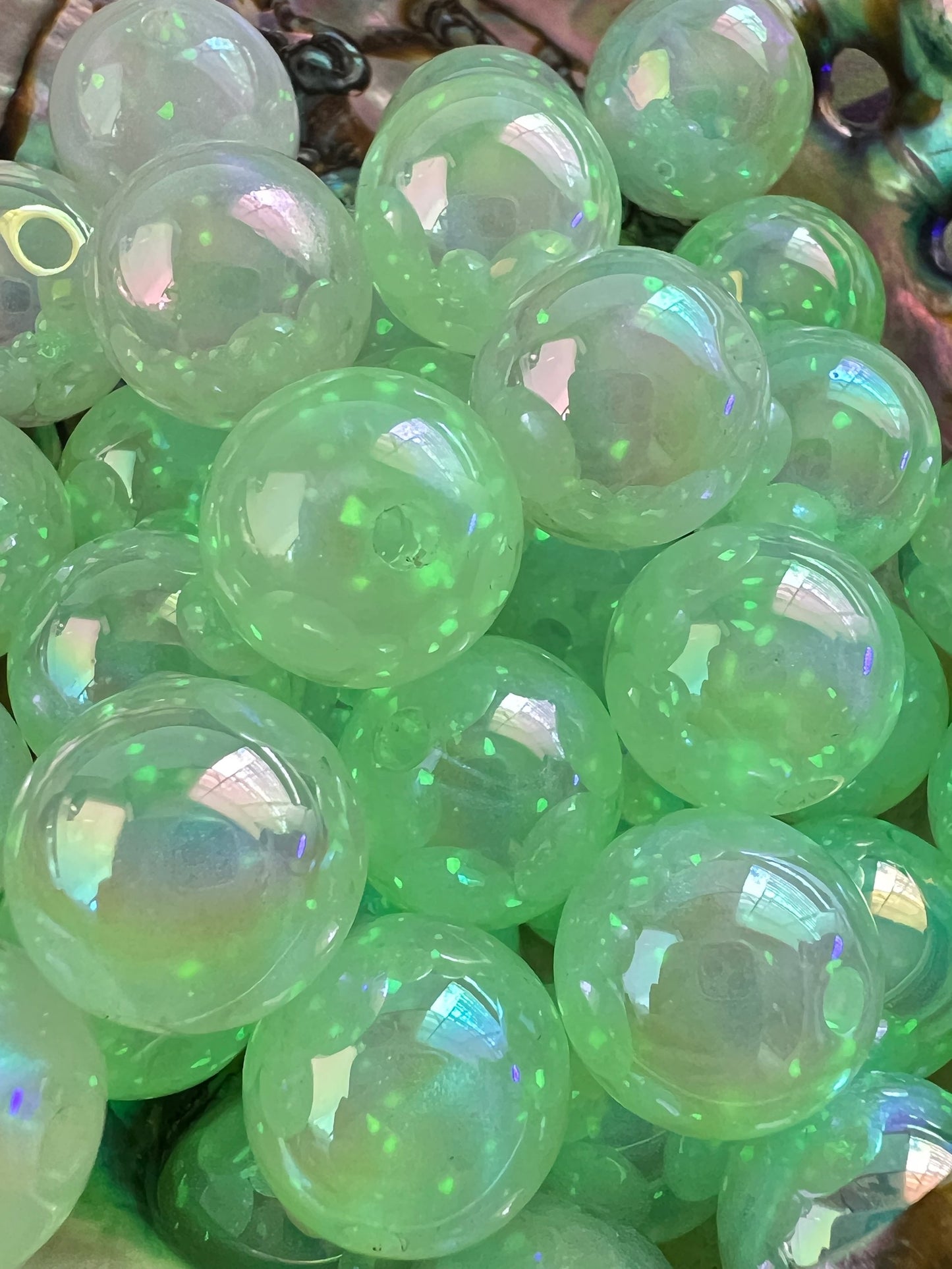 10 PCS- 16mm COLOR CHANGE UVAB Clear/Green Glow Iridescent Rainbow Acrylic image 0