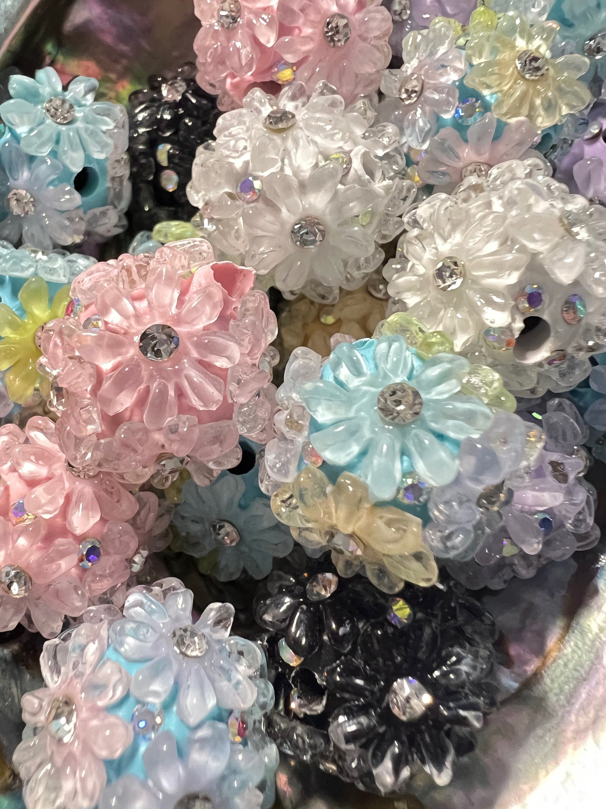 5 PCS- 18mm Fancy Round Mixed Color PASTEL Flowers/Rhinestones/Gems/ Cla image 0