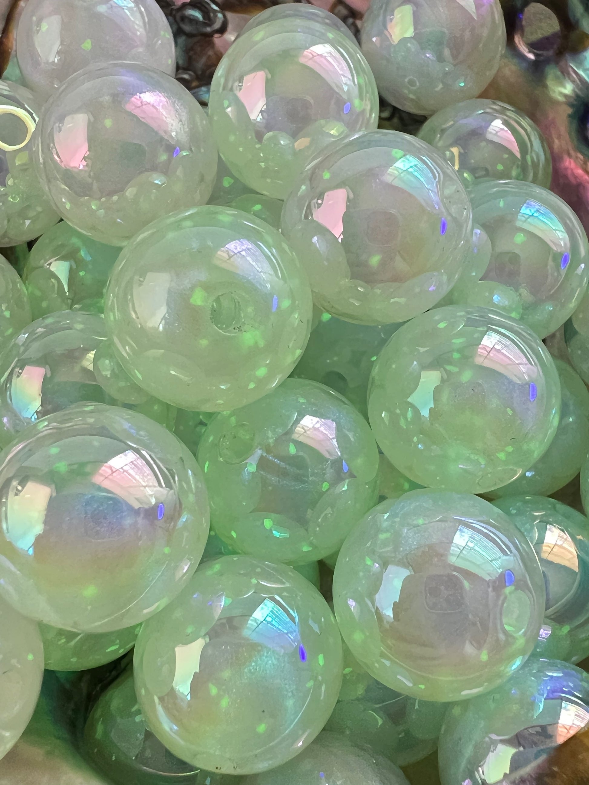 10 PCS- 16mm COLOR CHANGE UVAB Clear/Green Glow Iridescent Rainbow Acrylic image 1
