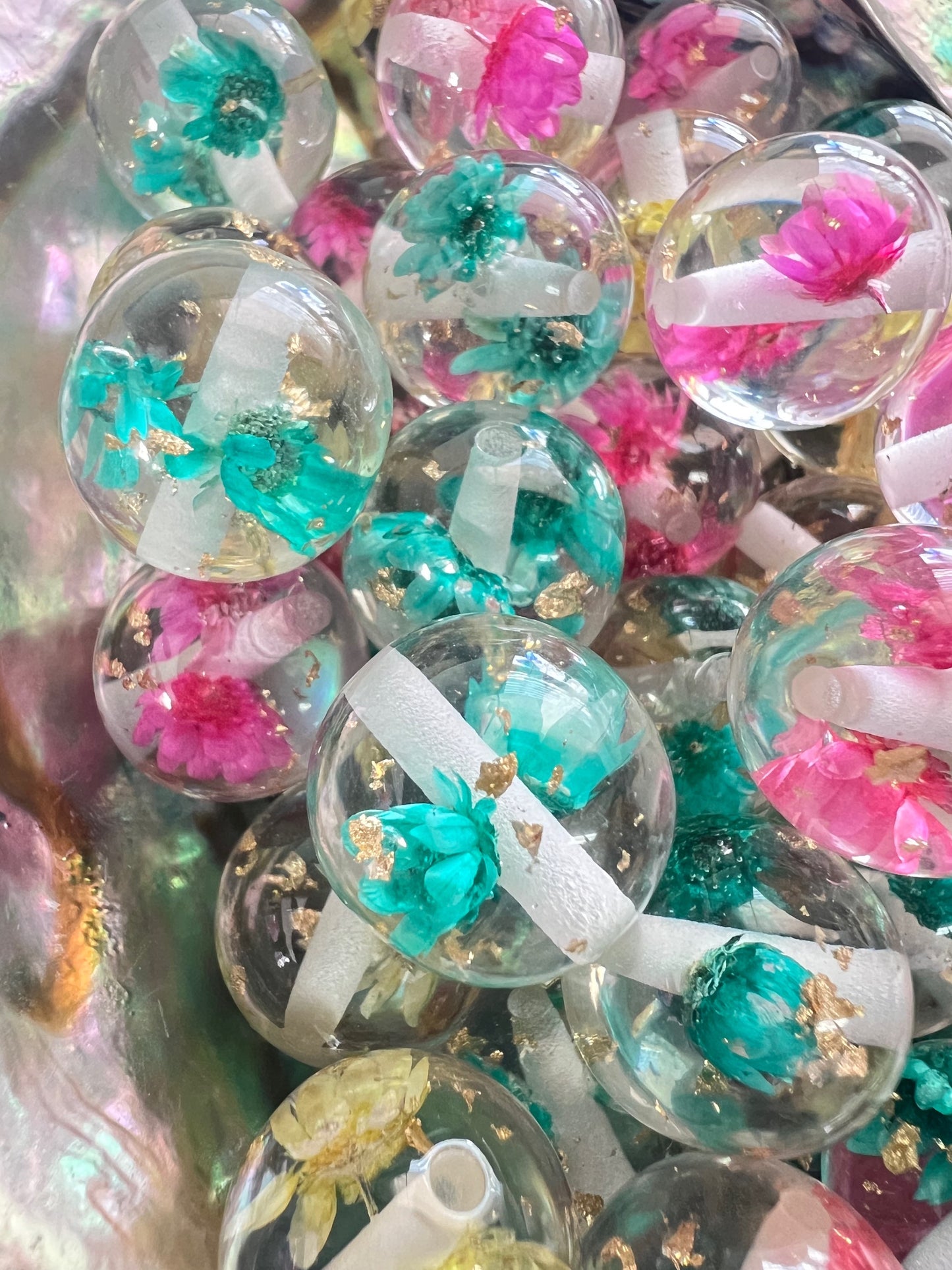 10 PCS- 16mm Round Clear W/Flower InsideTeal/Pink/Yellow Gold Flake Resin Beads image 2