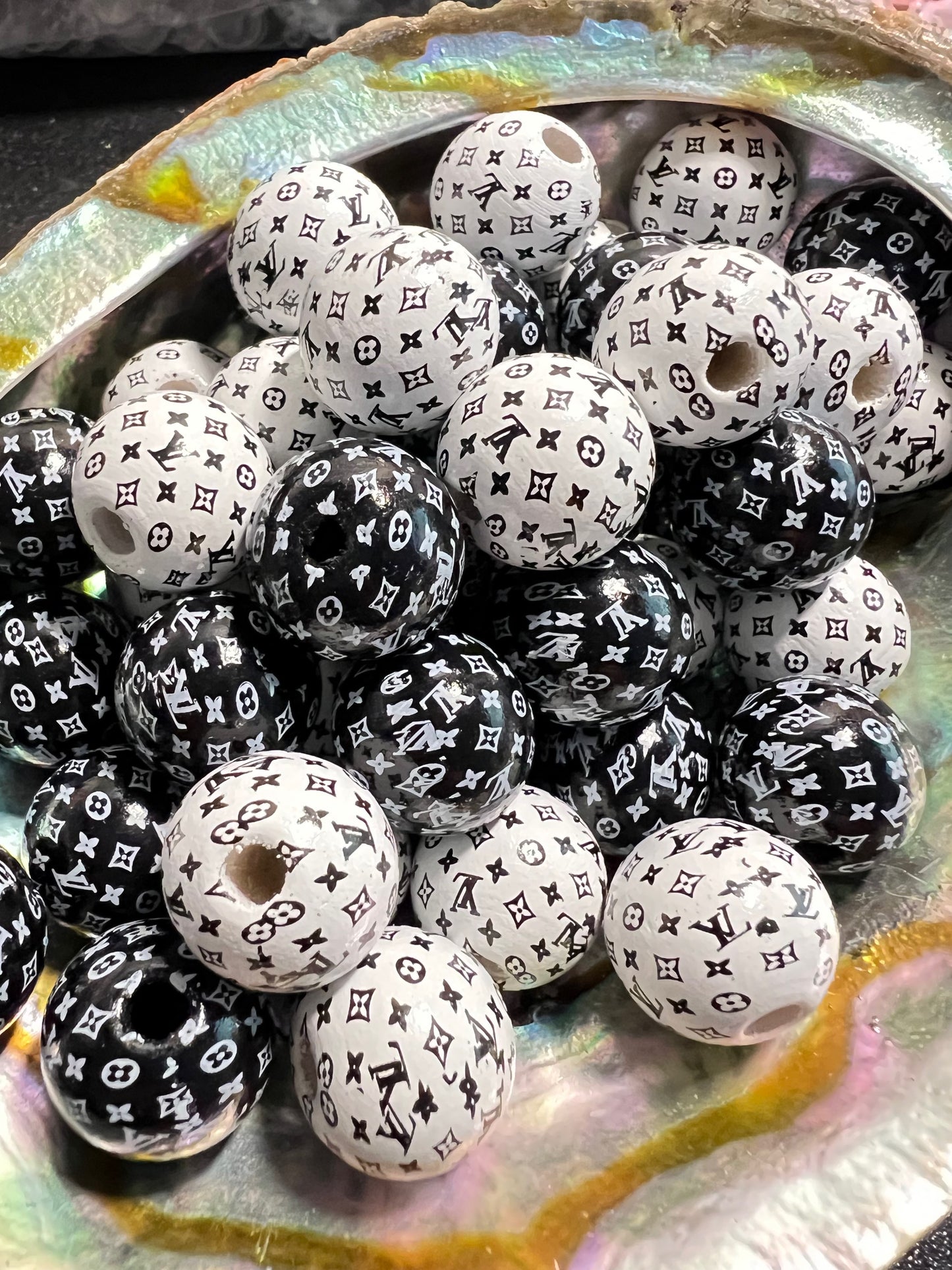 5 PCS -15mm Black & White MIX LV Wood Beads image 0