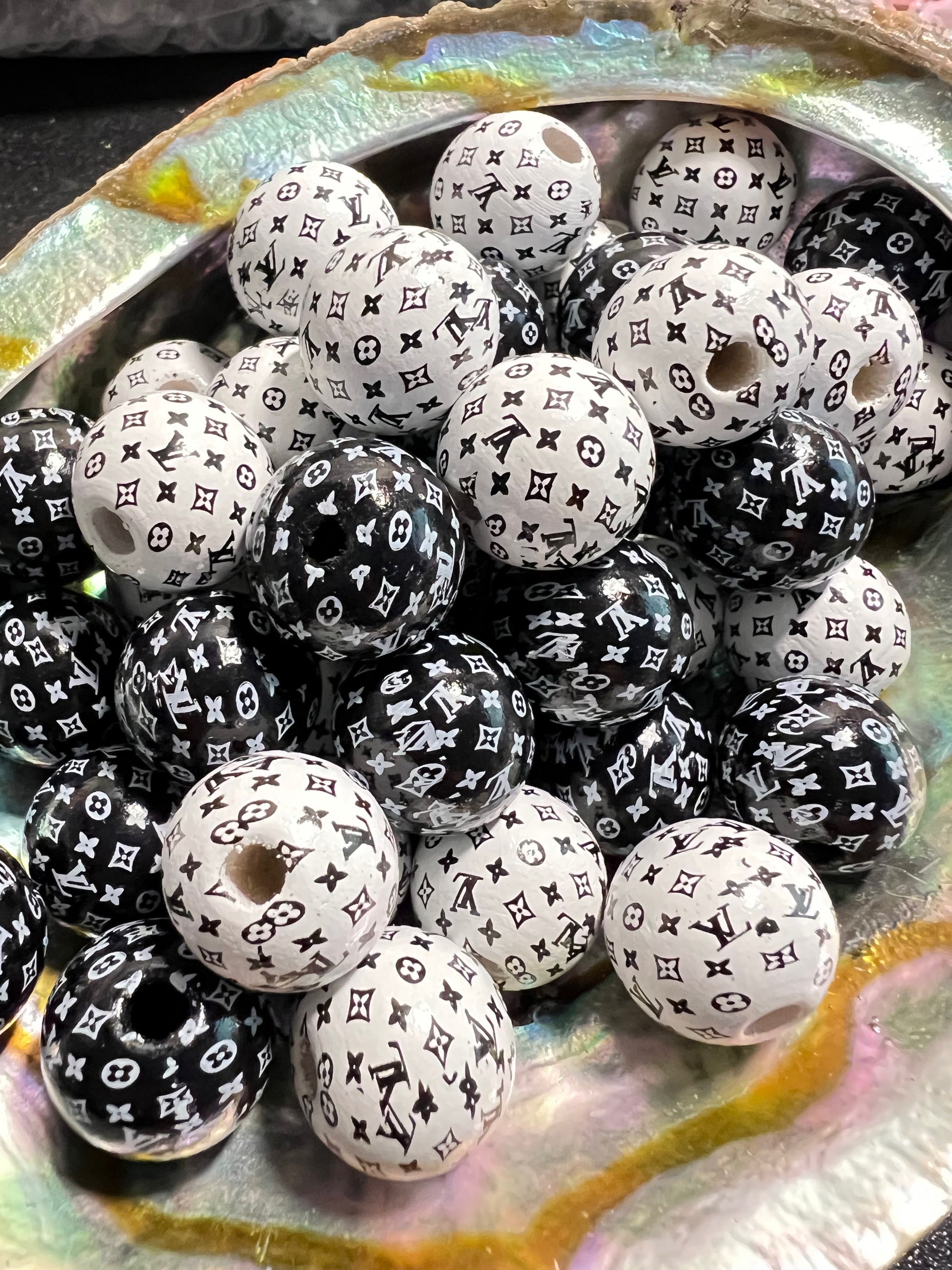 5 PCS -15mm Black & White MIX LV Wood Beads image 0