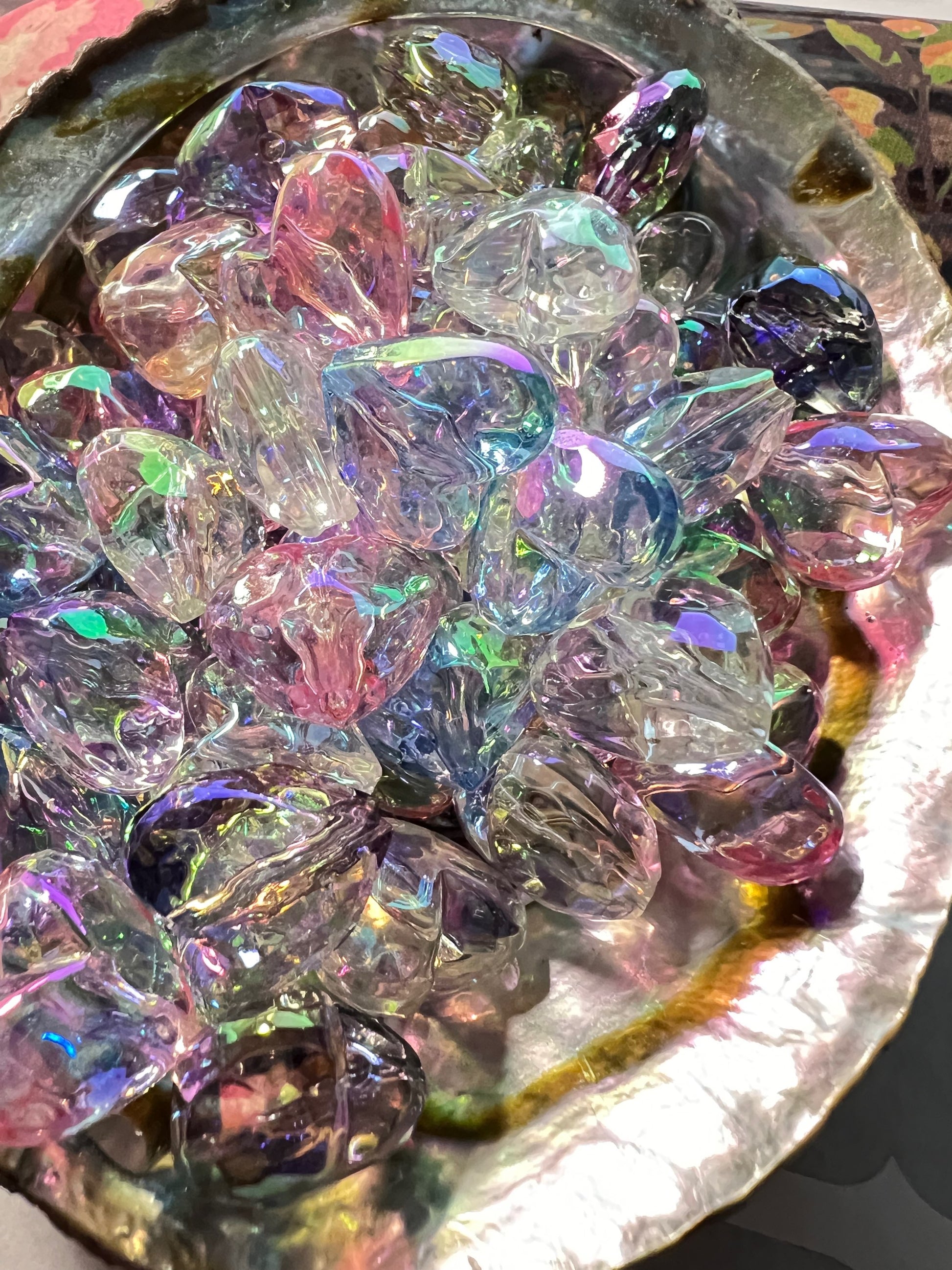 5 PCS- 19mm Diamond Cut Faceted UVAB Clear Iridescent Heart Beads image 0