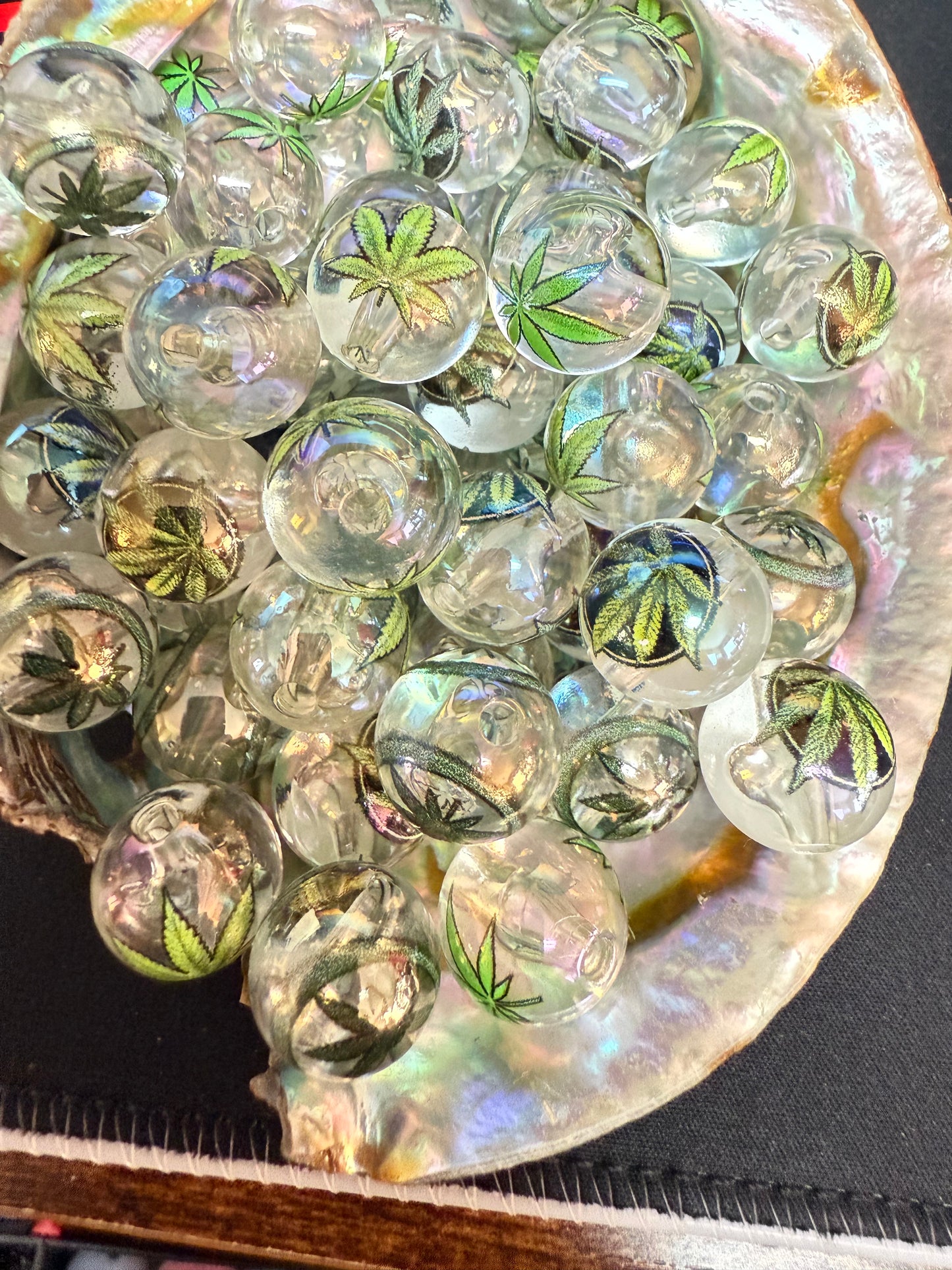 B49- (10PCS) 15mm Clear Rainbow UVAB Iridescent Glitter Acrylic Beads W/Happy/Maple Leaf