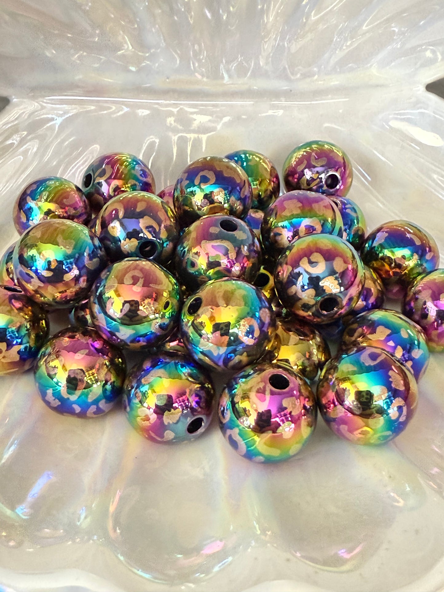 B4- (10PCS) 16mm Black UVAB Leopard print Bubblegum Acrylic Beads for DIY