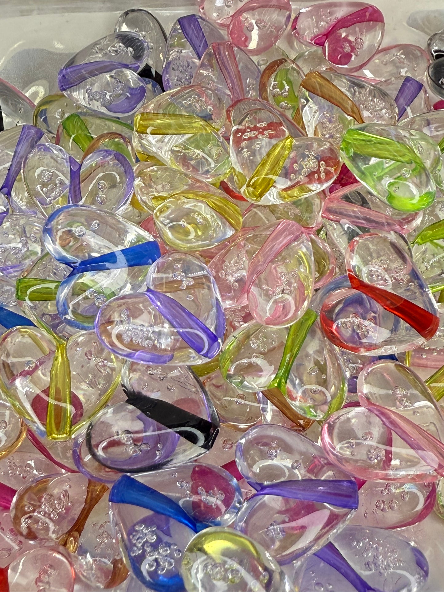 S4- (20PCS) 17mm 3D Hearts Mixed Color Centers W/Bubbles Beads DIY