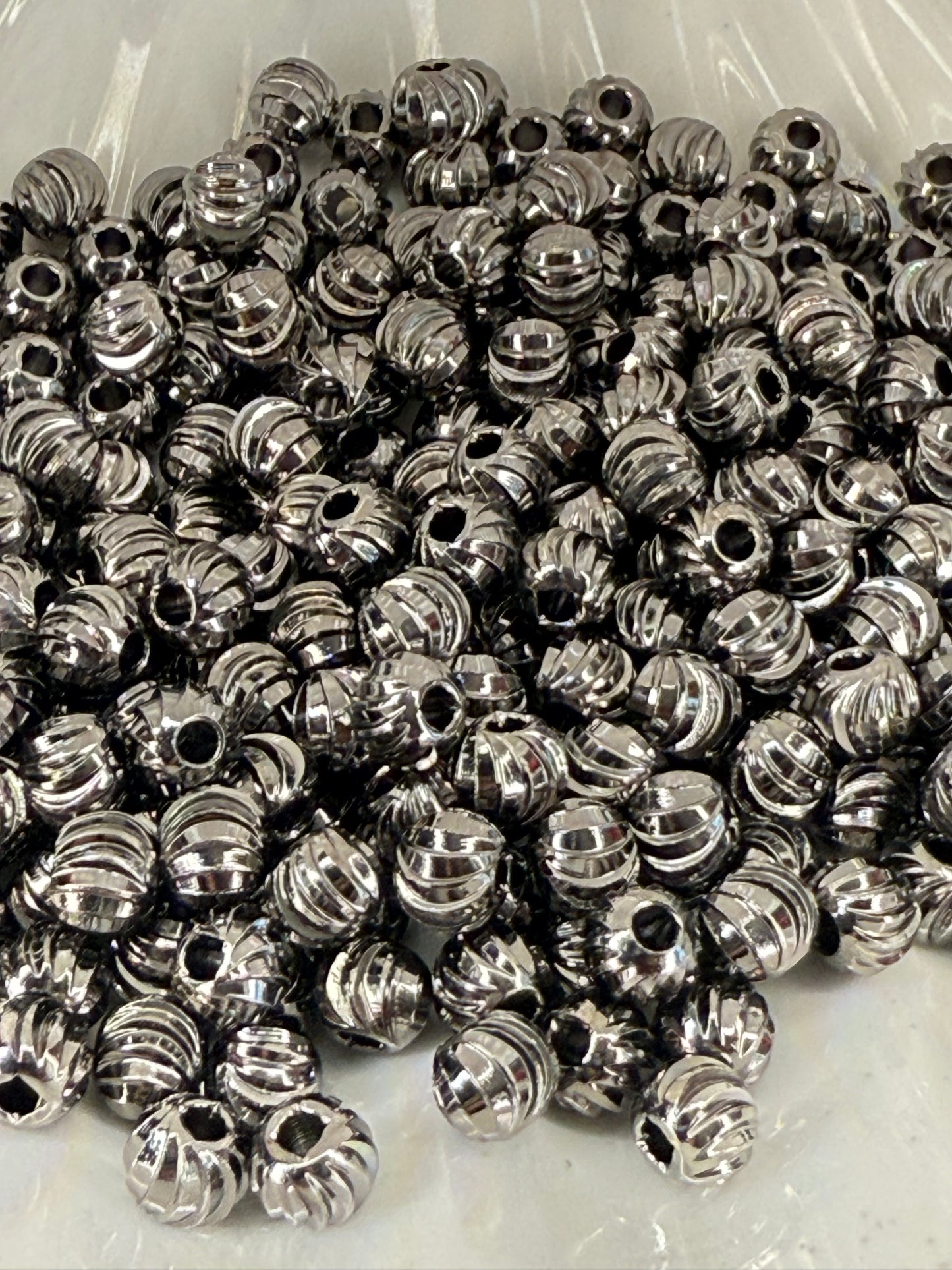 R88-(10PCS) 6mm Small High-Quality Metallic Charcoal Gray Round Pumpkin Cut metal Spacer/Wheel Beads for DIY