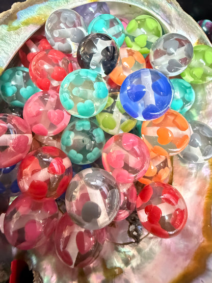 B44- (10PCS) 15mm Round Clear W/Hearts Multicolor Resin Beads For DIY
