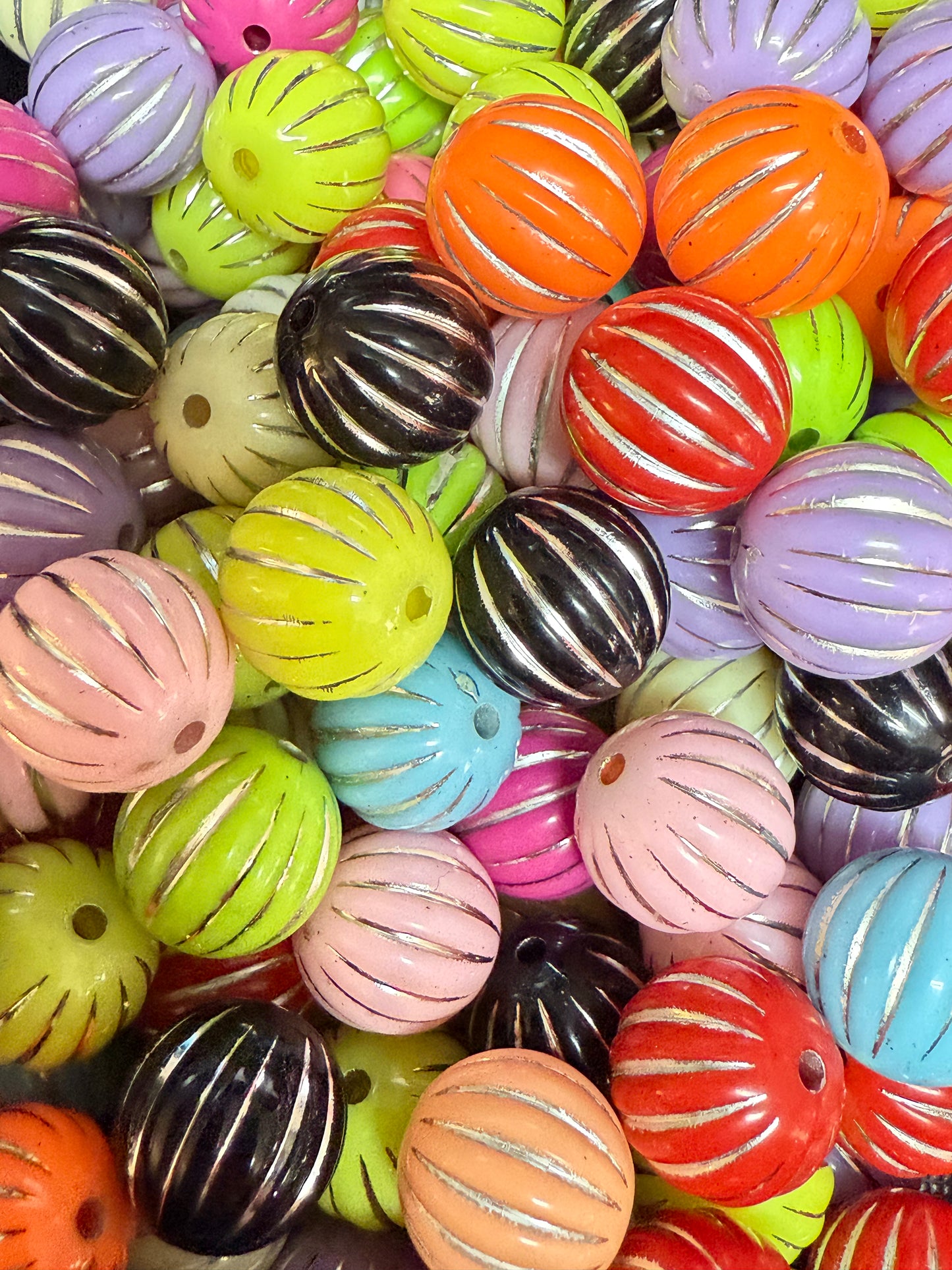 B58- (10PCS) 15mm Pumpkin/Latern Solid Matte W/Silver Stripes Mix Acrylic Beads For DIY