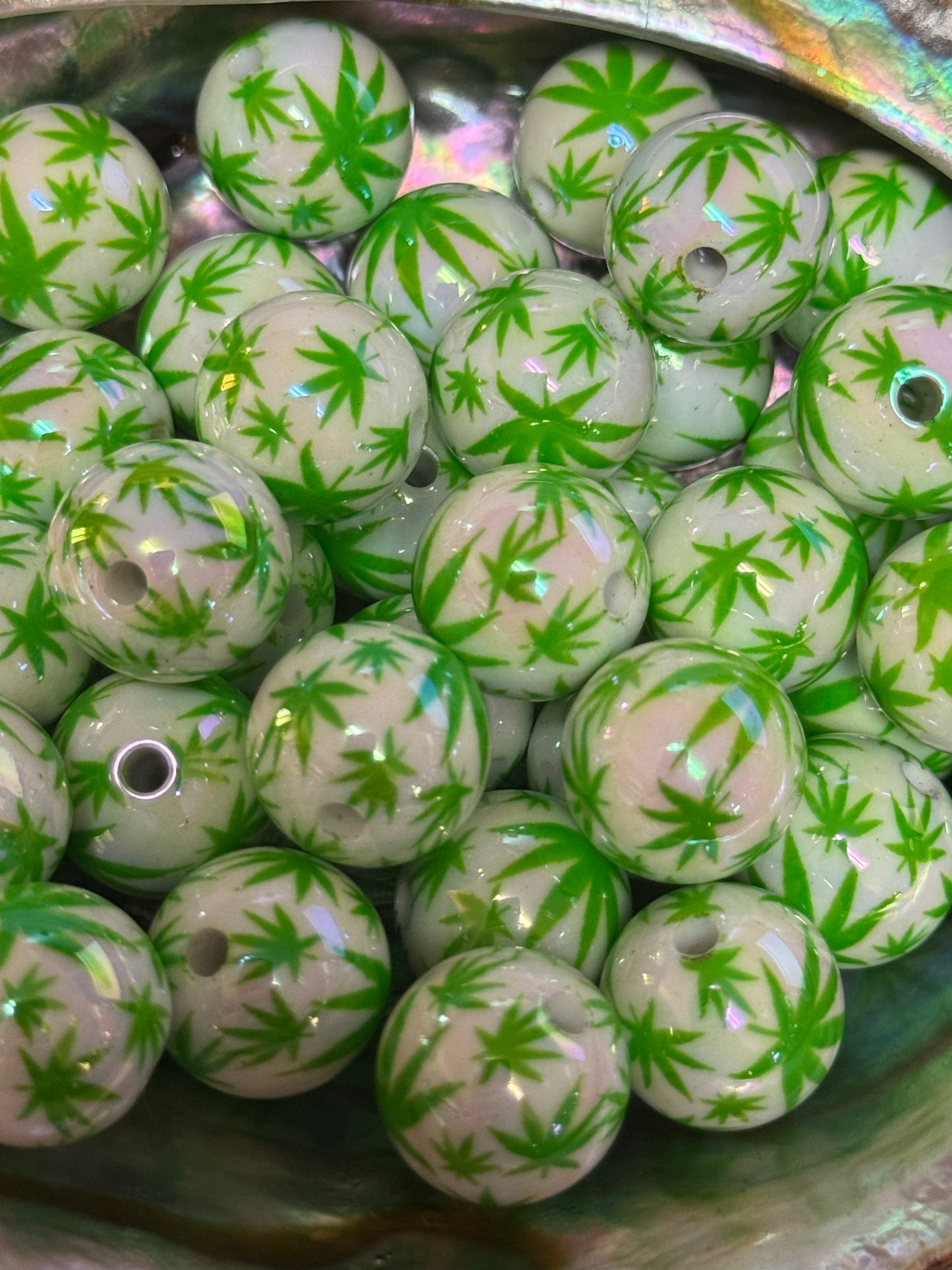 B50- (10PCS) 15mm White Rainbow UVAB Iridescent Acrylic Beads W/Happy/Maple Leaf