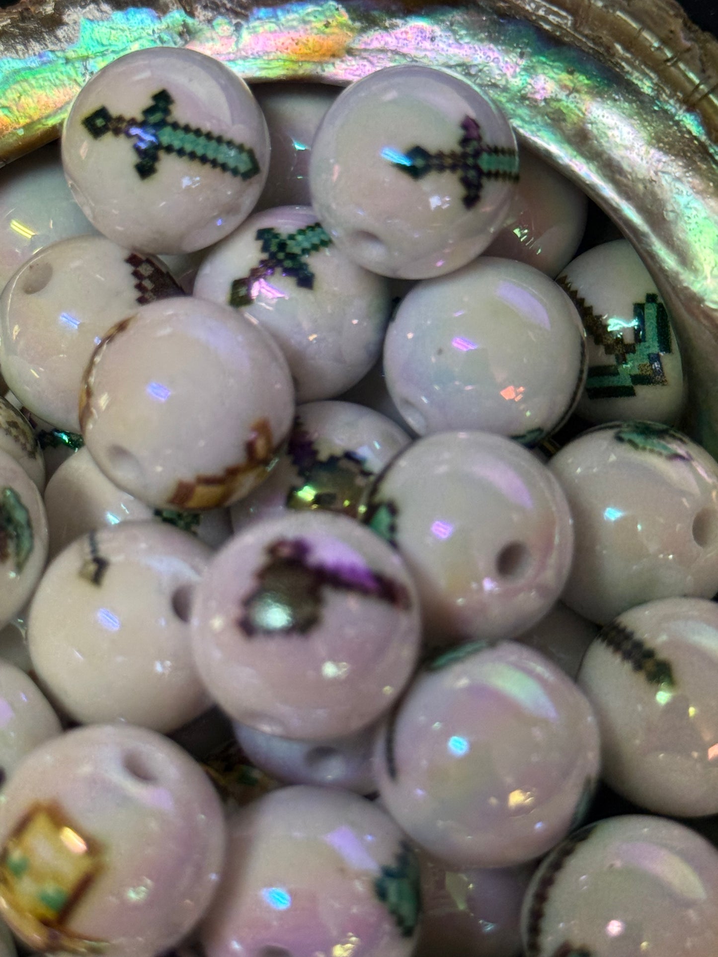 C/L B6- (10PCS) 15mm Mine Craft MIX Round UVAB Iridescent Rainbow Acrylic Beads For DIY
