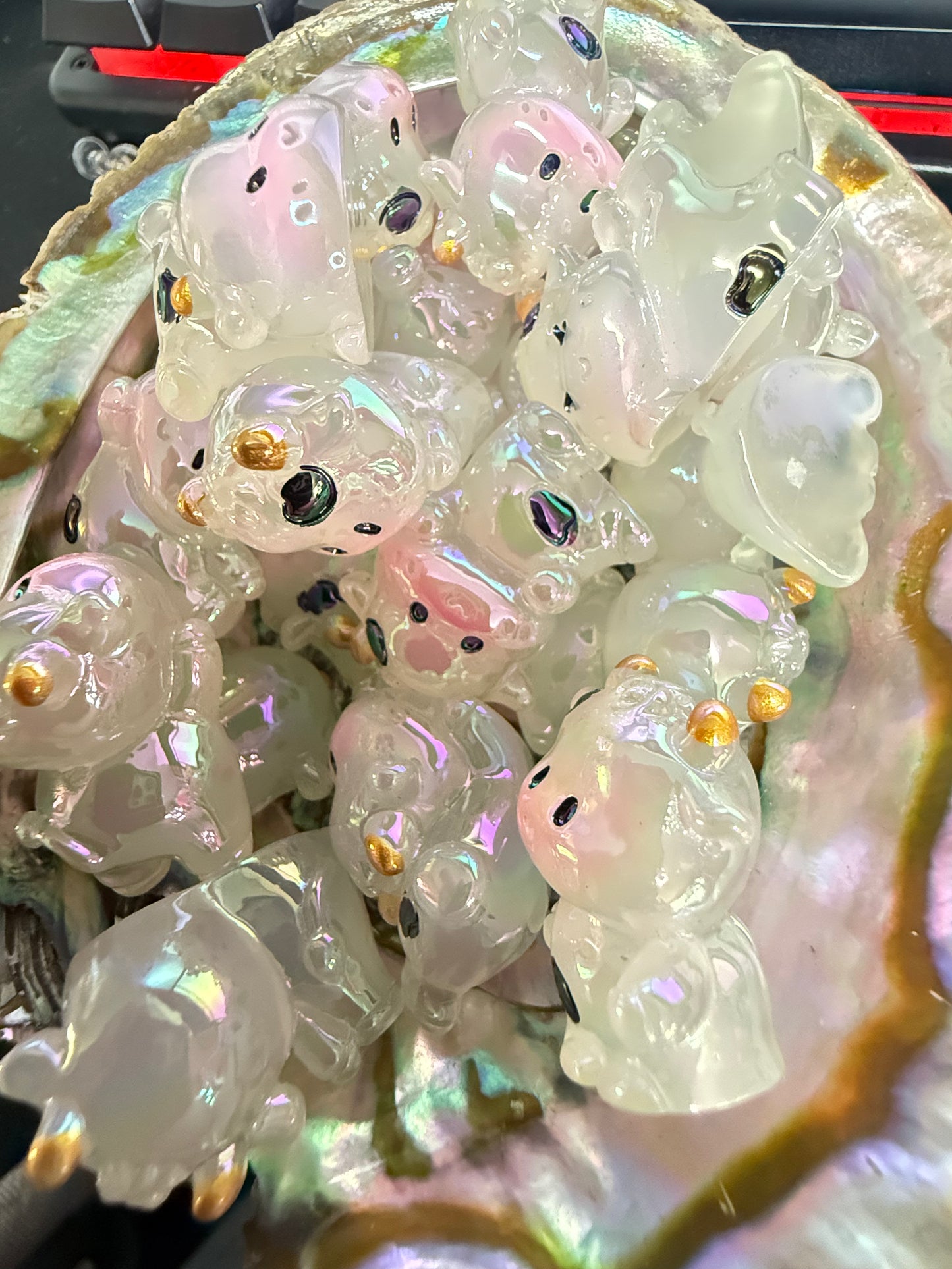 SB2-30- (5PCS)  28mm UVAB Clear COW Luminous Glow Iridescent Rainbow Acrylic Beads For DIY