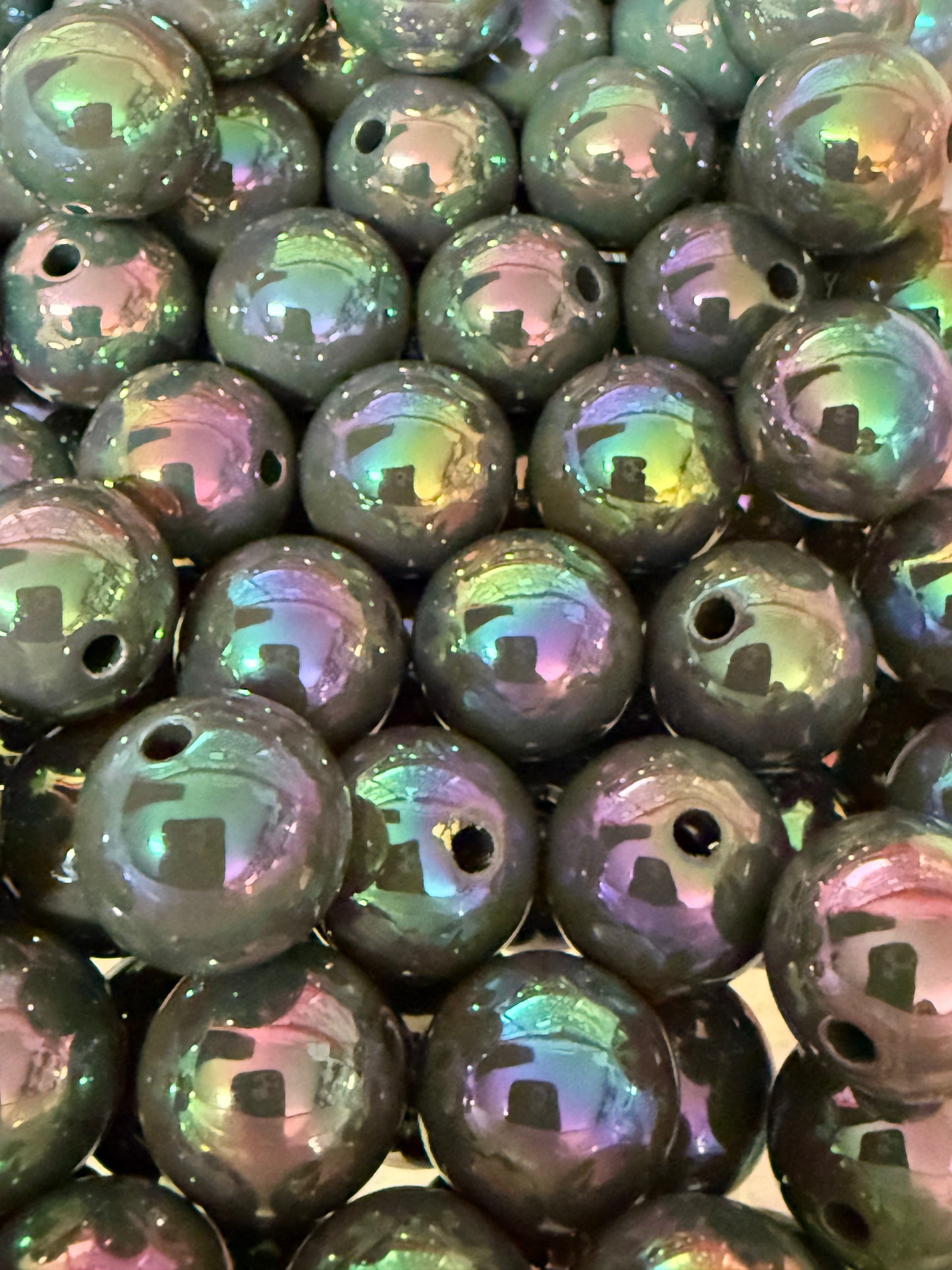 B114- (10PCS) 15mm DARK GRAY UVAB  Rainbow Iridescent Round Acrylic Beads for DIY