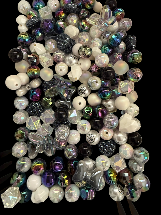 BM6- 337gm of MIXED UVAB White/Clear/Black Colors Acrylic Beads For DIY