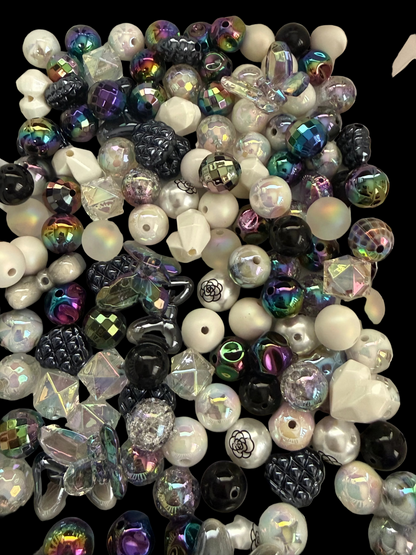 BM6- 337gm of MIXED UVAB White/Clear/Black Colors Acrylic Beads For DIY