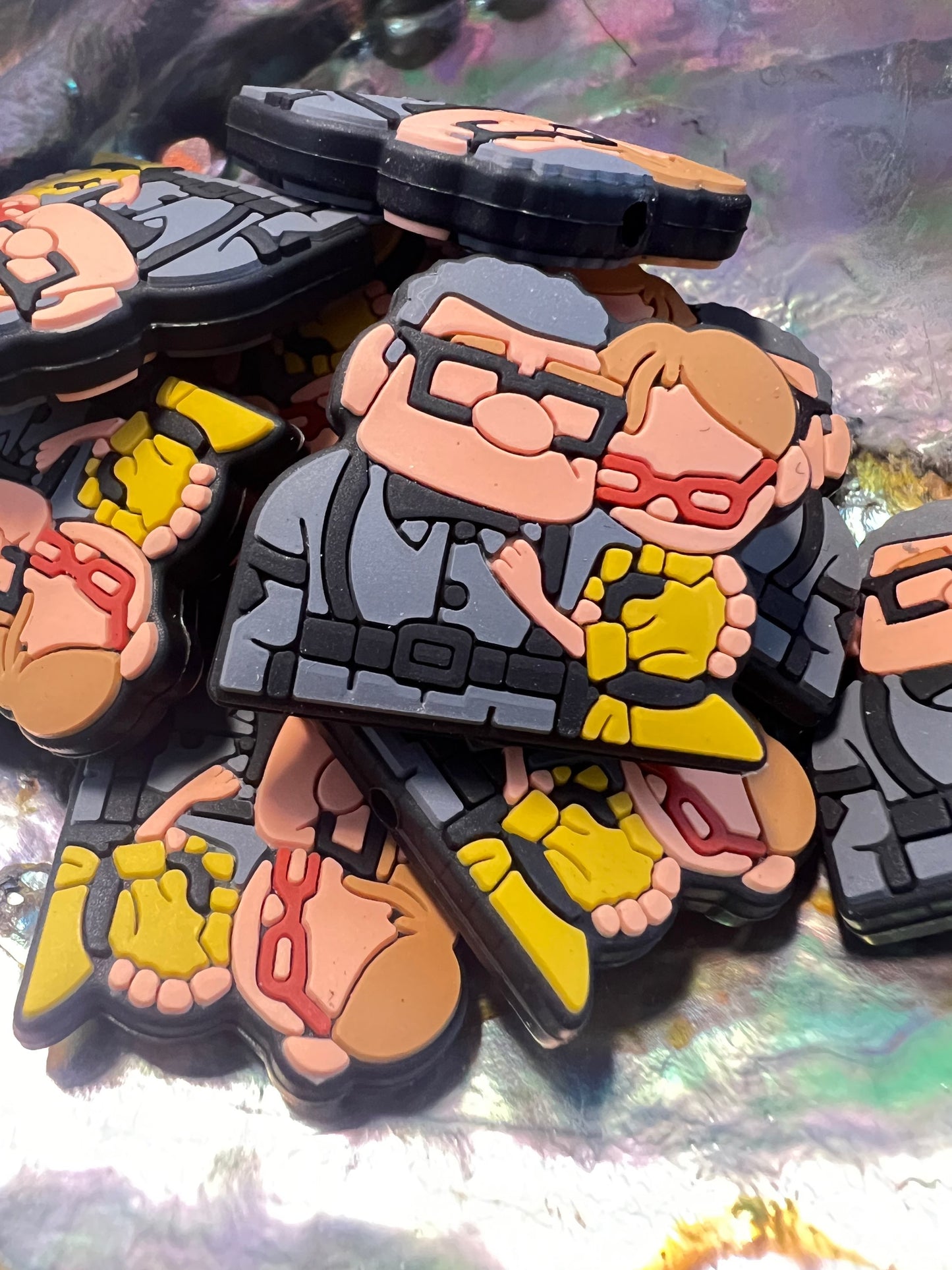 (1)PC- UP Couple Focal Bead image 0