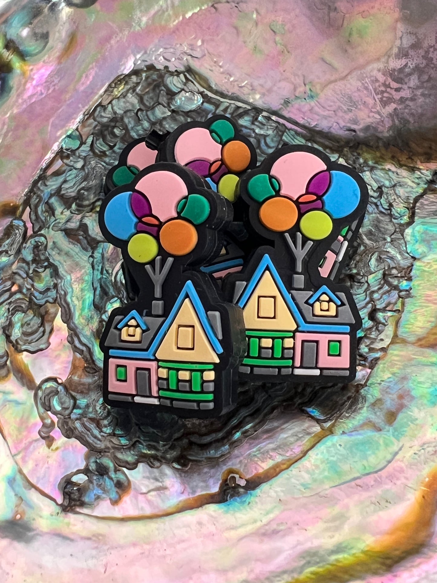 (1)PC-  The U.P. House with Balloons Focal Bead image 0