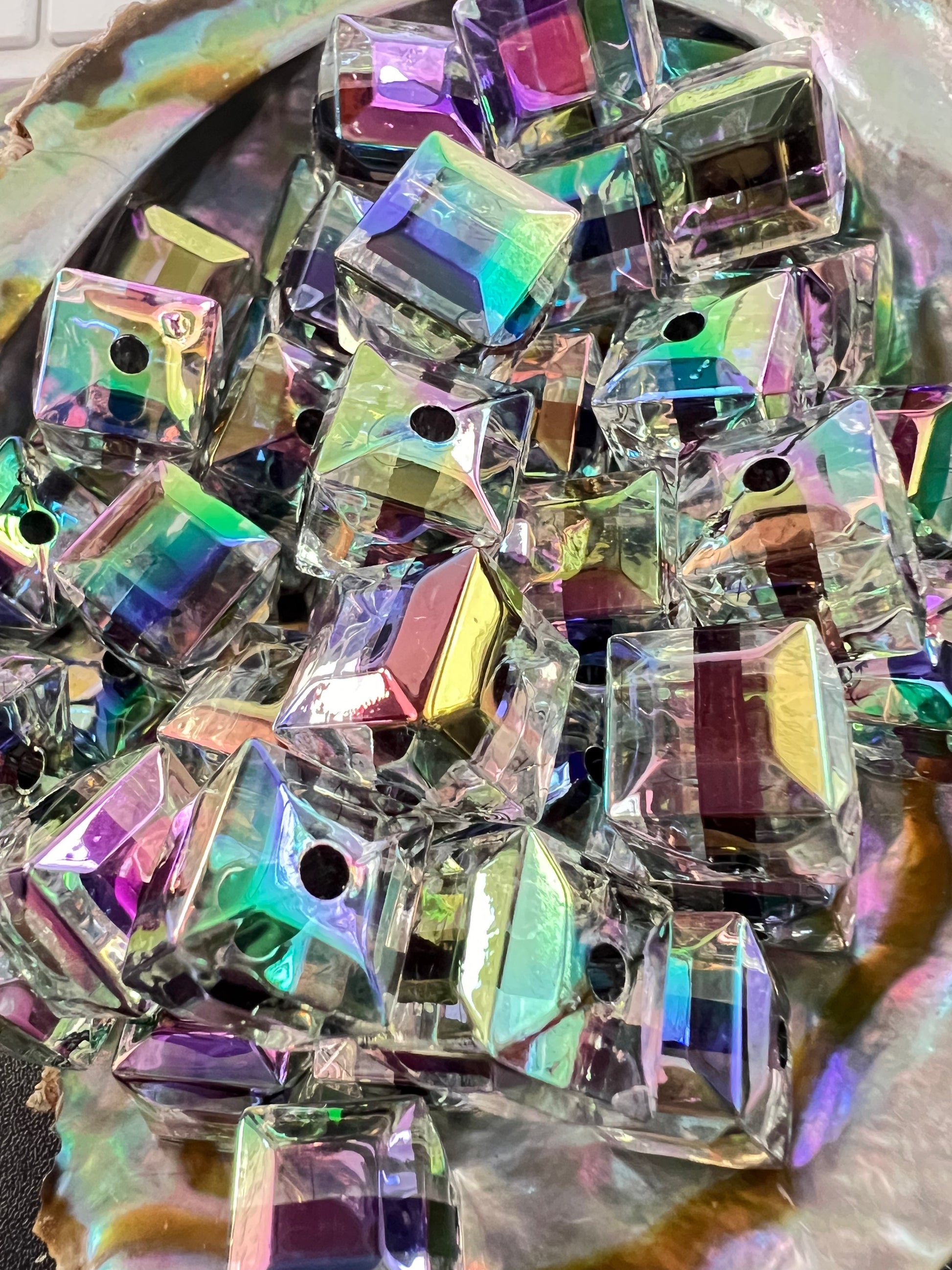 10 PCS- 14mm 3D Hexagonal Prism Aura UVAB Black/Clear Acrylic Beads image 2