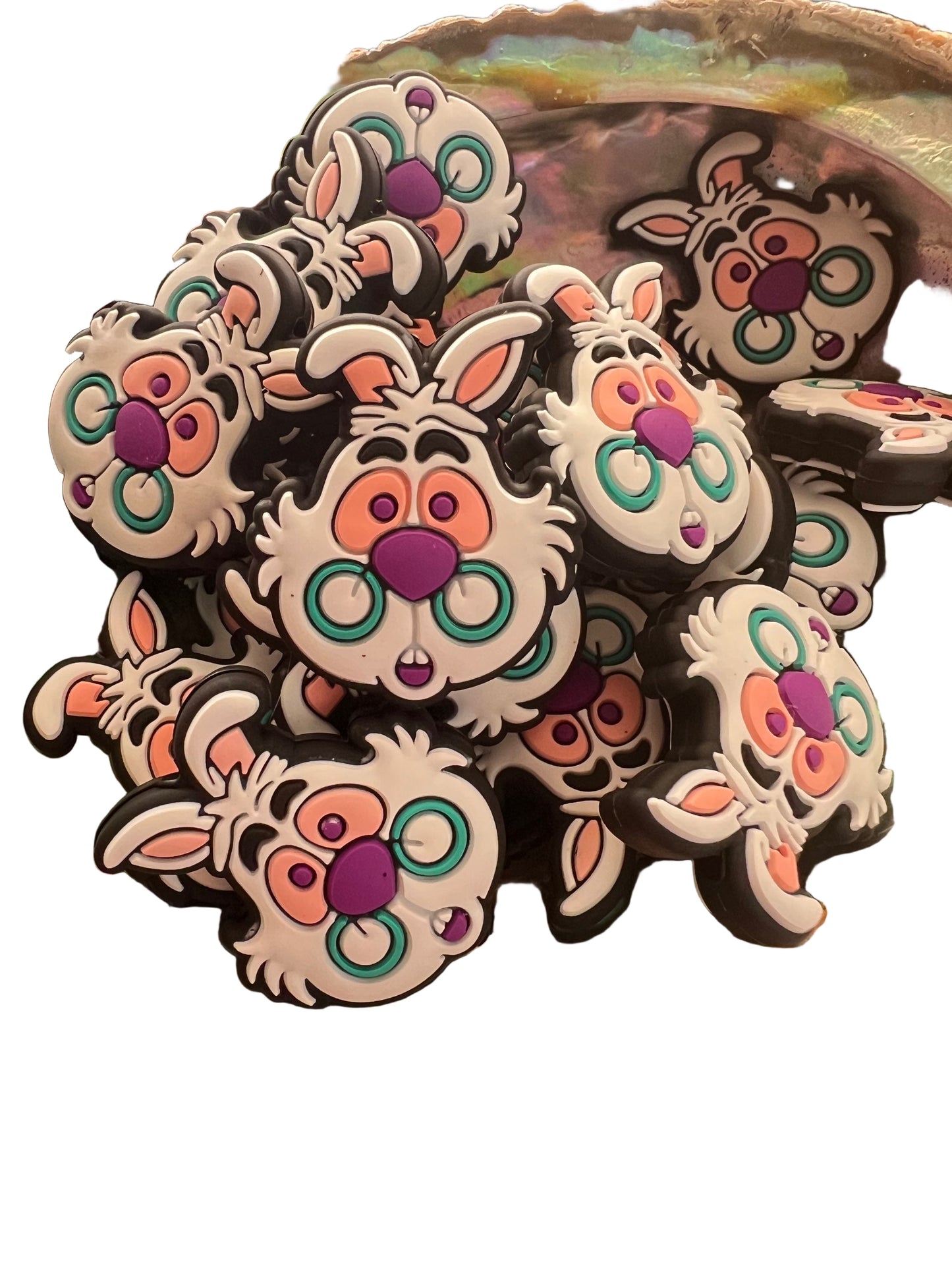 (1)PC- The White Rabbit Focal Bead image 0