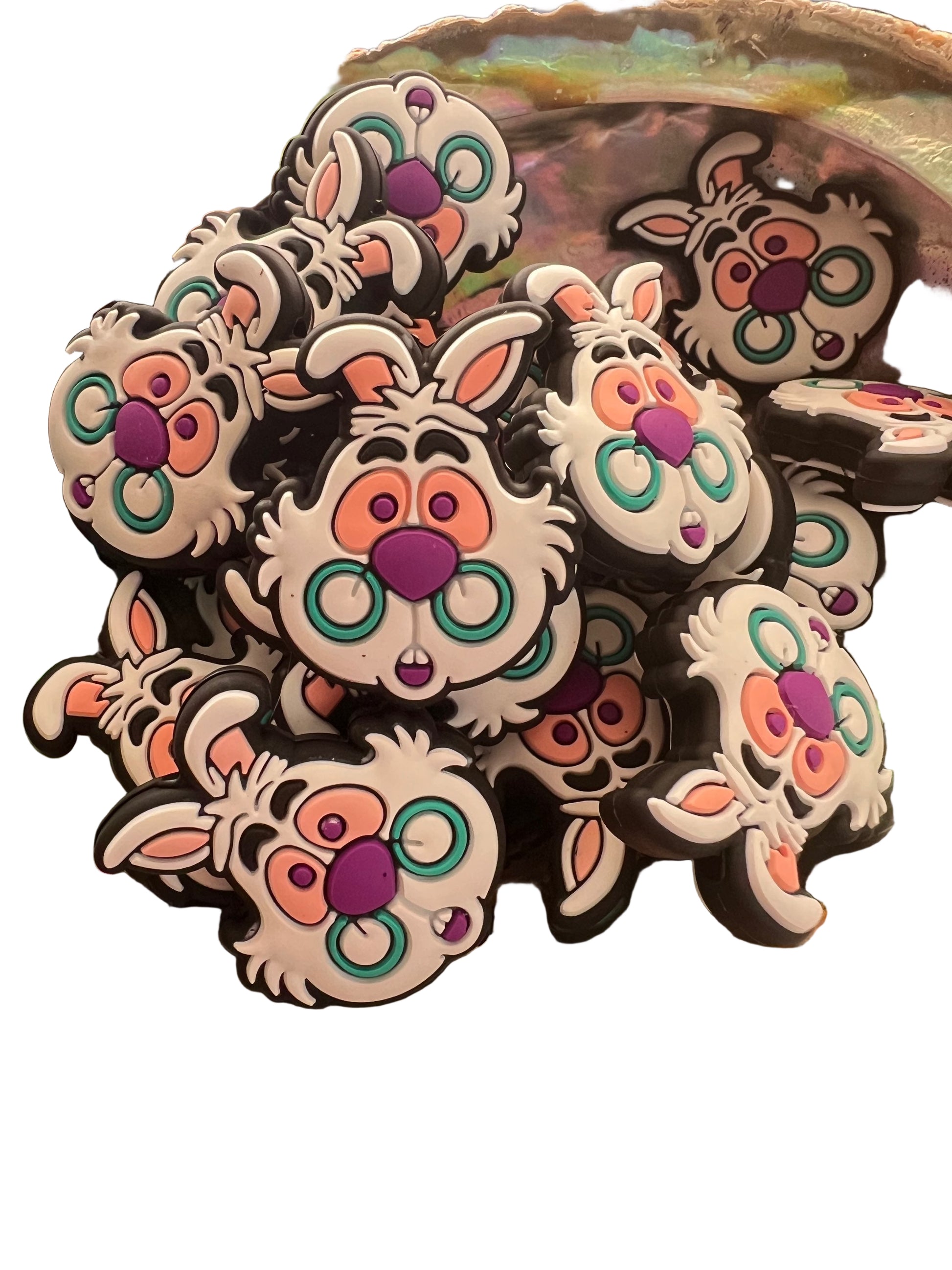 (1)PC- The White Rabbit Focal Bead image 0